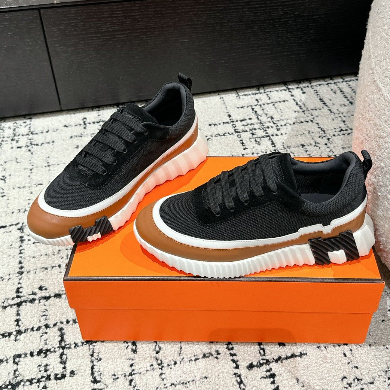 BOUNCING SNEAKER IN BRONZE BROWN CALFSKIN AND BLACK FABRIC、mysite、Cacoeks