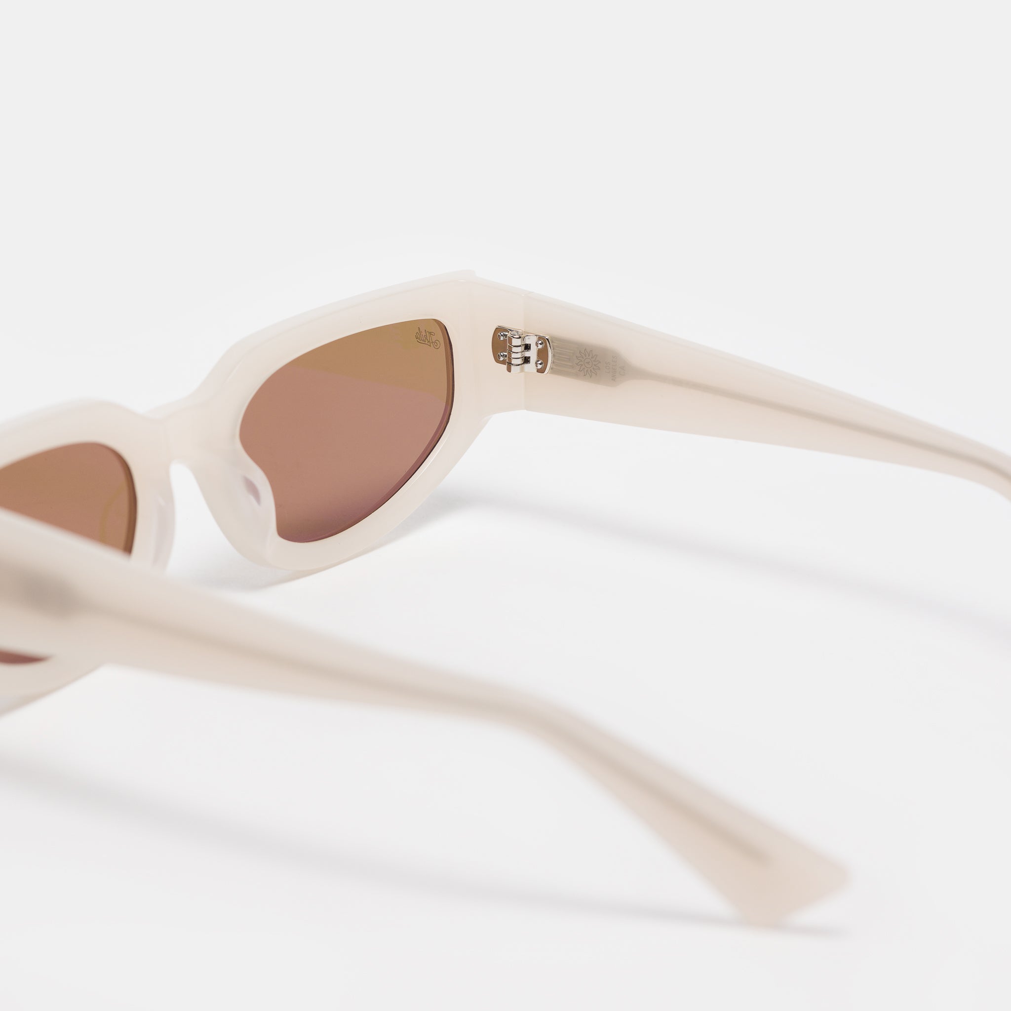 Outsider Sunglasses in Ivory/Brown