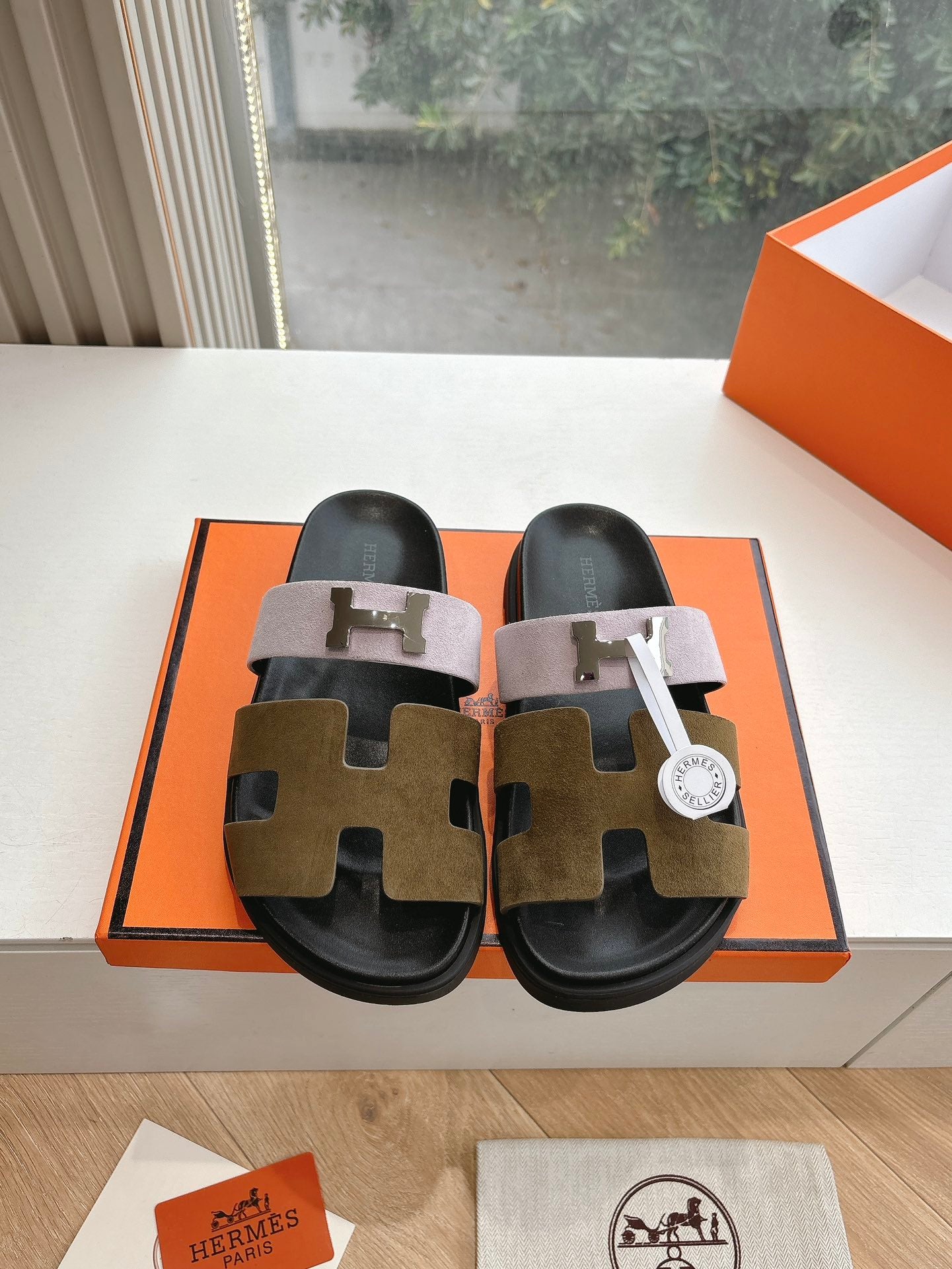 CHYPRE SANDAL IN LIGHT PINK MIX CHOCOLATE BROWN SUEDE、mysite、Cacoeks