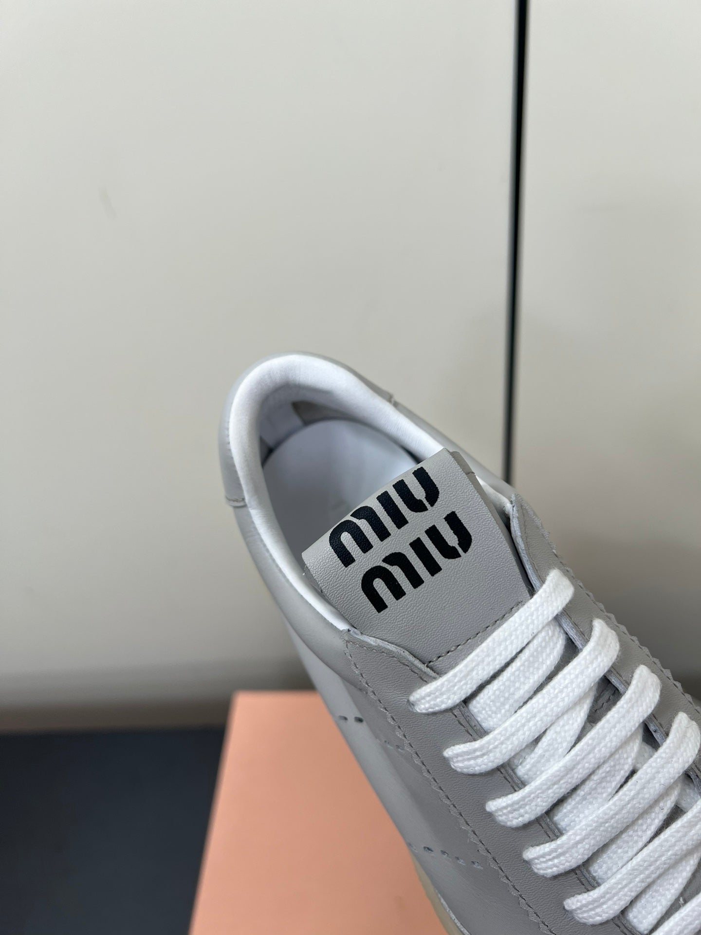 THICK-SOLED RETRO SNEAKERS IN PALE GRAY SMOOTH LAMBSKIN、mysite、Cacoeks