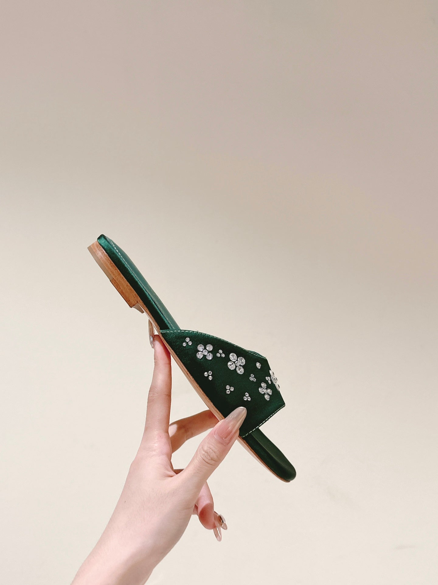 LV WOMEN FLAT MULE IN GREEN FOREST SATIN WITH RHINESTONE、mysite、Cacoeks