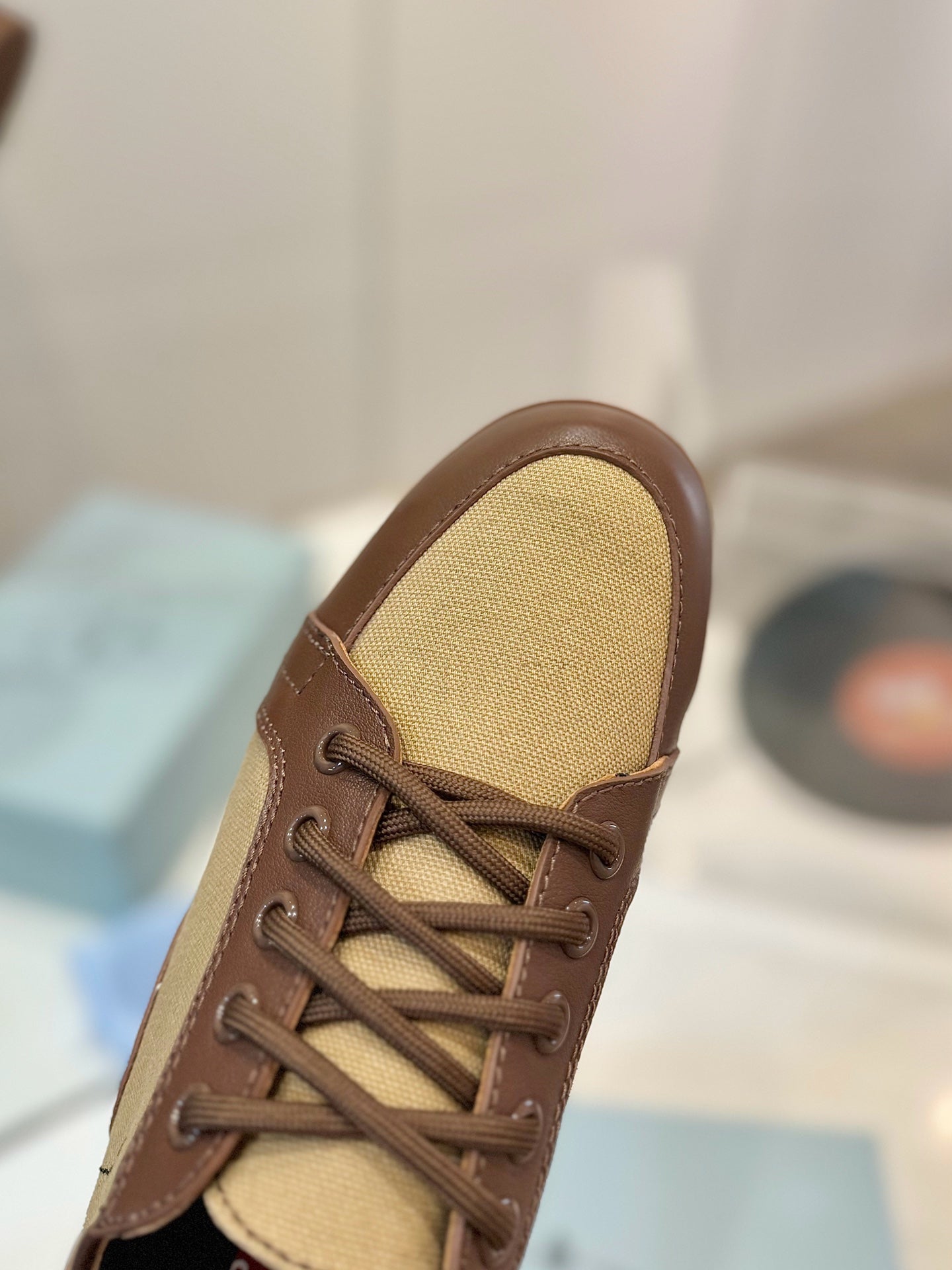 SNEAKERS IN BROWN LAMBSKIN AND BEIGE CANVAS、mysite、Cacoeks