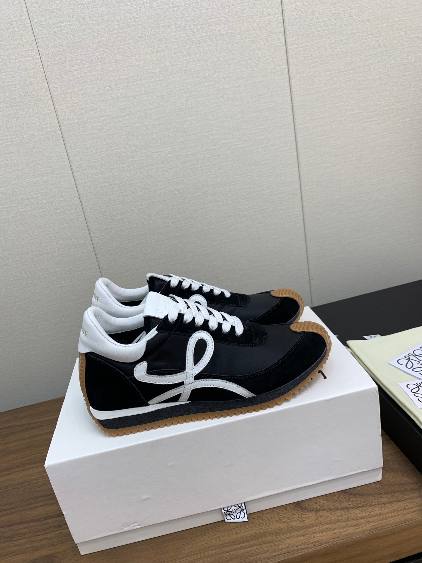 LW FLOW RUNNER SNEAKER BLACK-BROWN SUEDE、mysite、Cacoeks