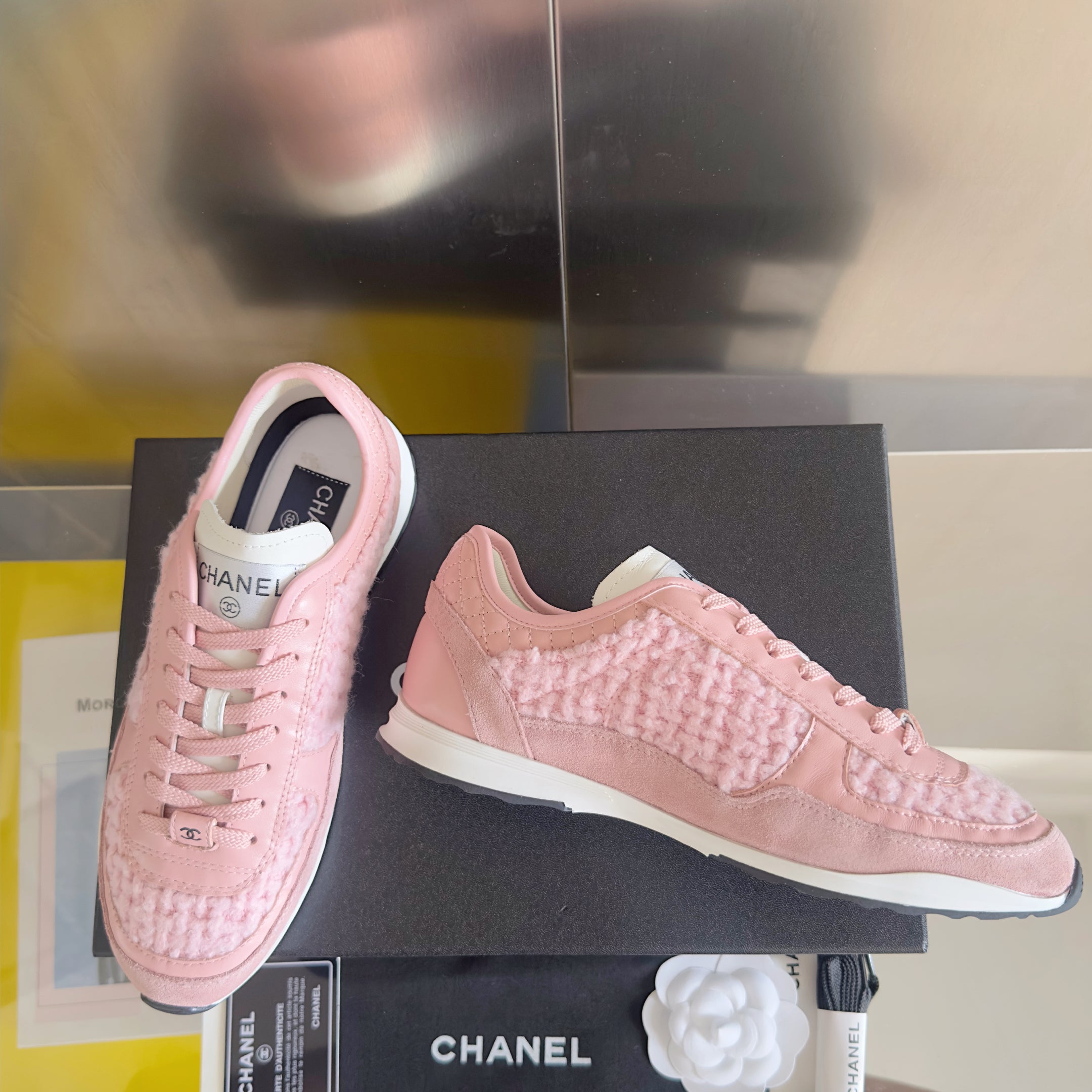 CHANEL 25S SNEAKERS 20MM IN LIGHT PINK CALFSKIN AND SUEDE、mysite、Cacoeks