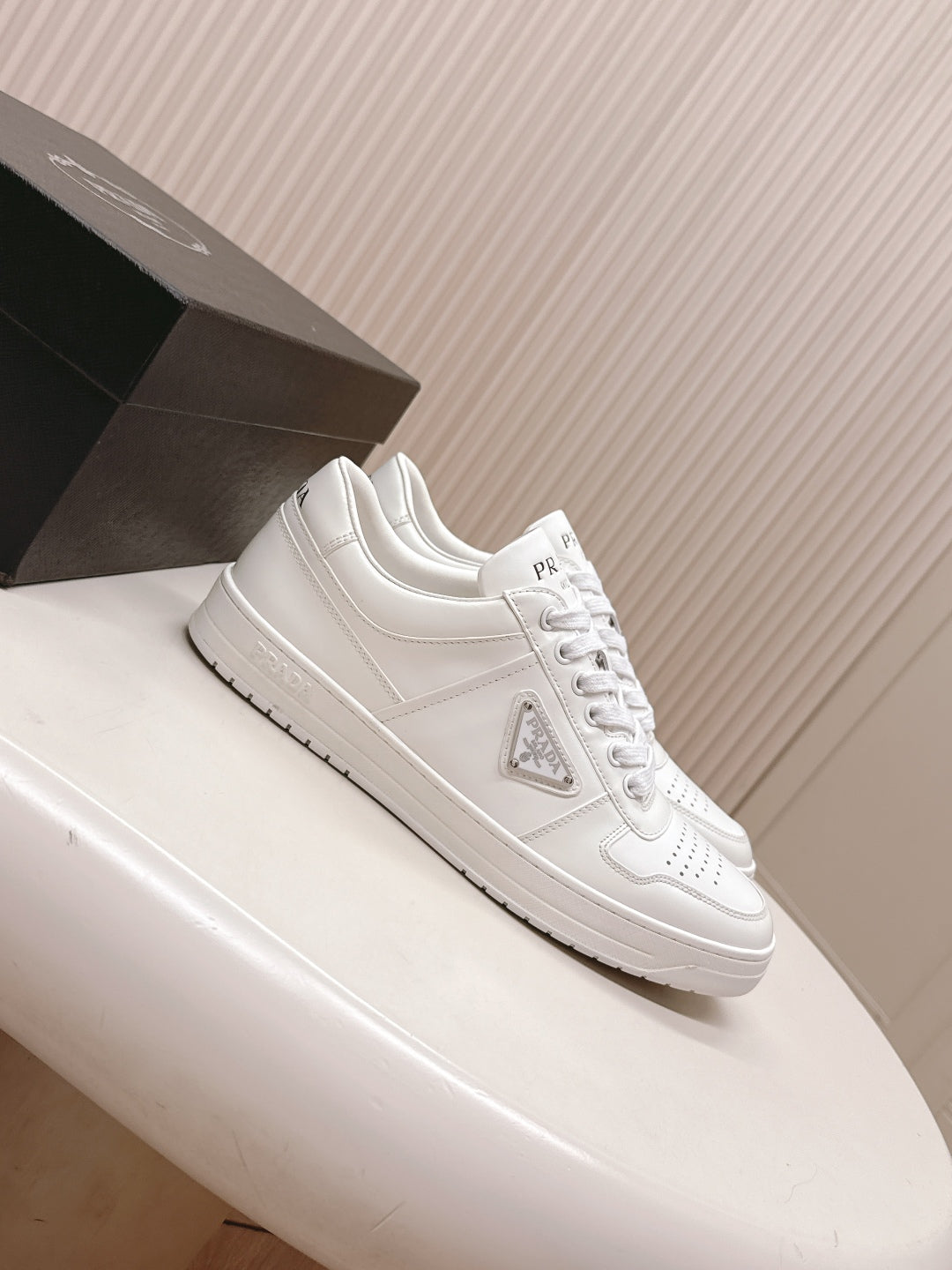PRADA 25S DOWNTOWN SNEAKERS IN WHITE CALFSKIN SILVER HARDWARE、mysite、Cacoeks