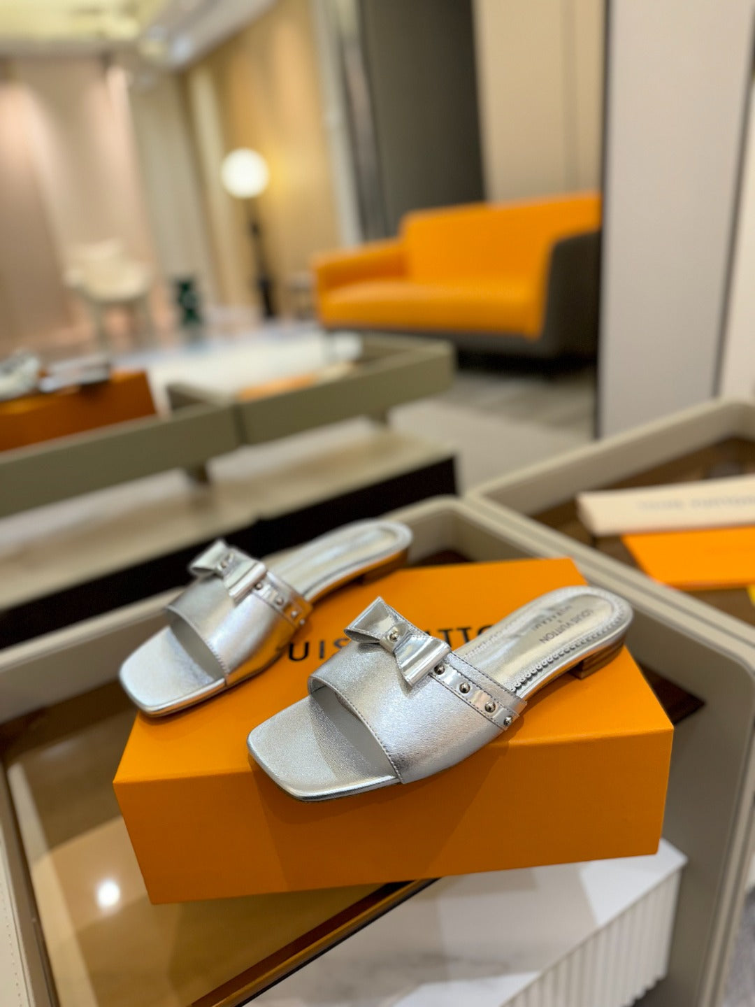 LV X TM 6AM FLAT MULE IN SILVER CALFSKIN、mysite、Cacoeks