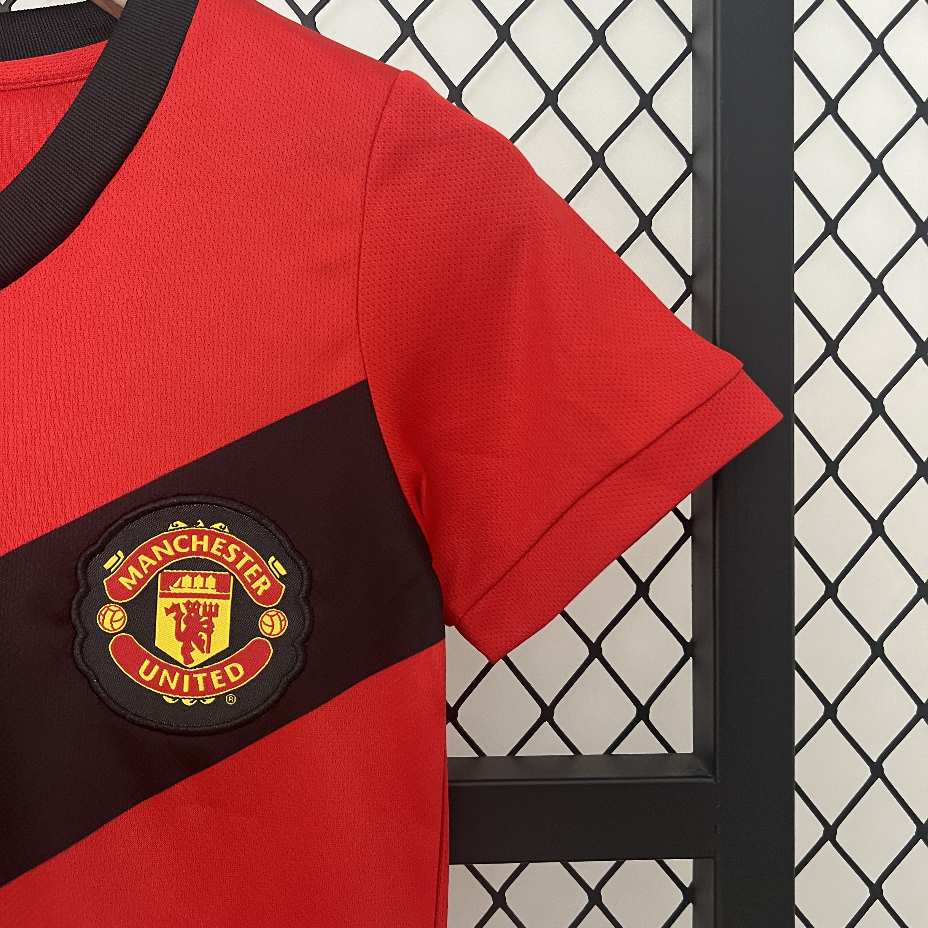 GlobeJersey-Retro Manchester United 2009-10 Home Stadium Kids Kit