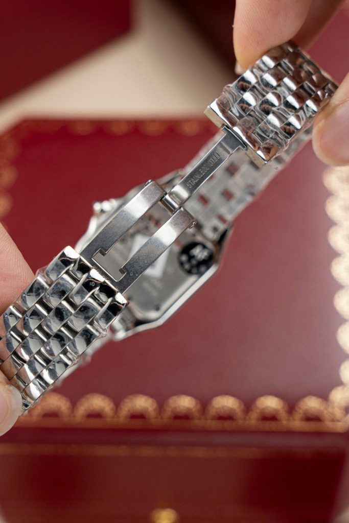 Đồng Hồ Cartier Panthere W2PN0007 Replica 11 Mặt Trắng Vành Đính Đá 27x37mm (2)