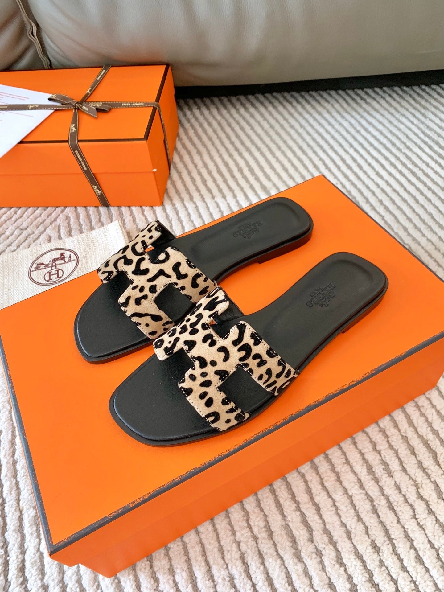 0RAN SANDAL IN CAMEL BROWN MIX BLACK SUEDE、mysite、Cacoeks