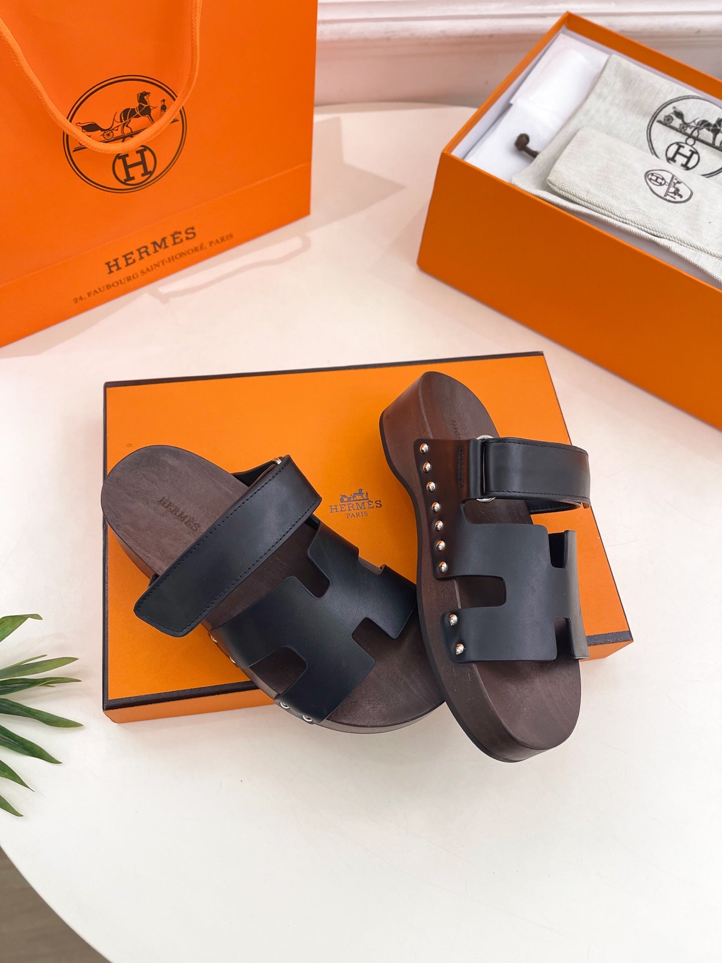 KOS CLOG IN BLACK CALFSKIN、mysite、Cacoeks