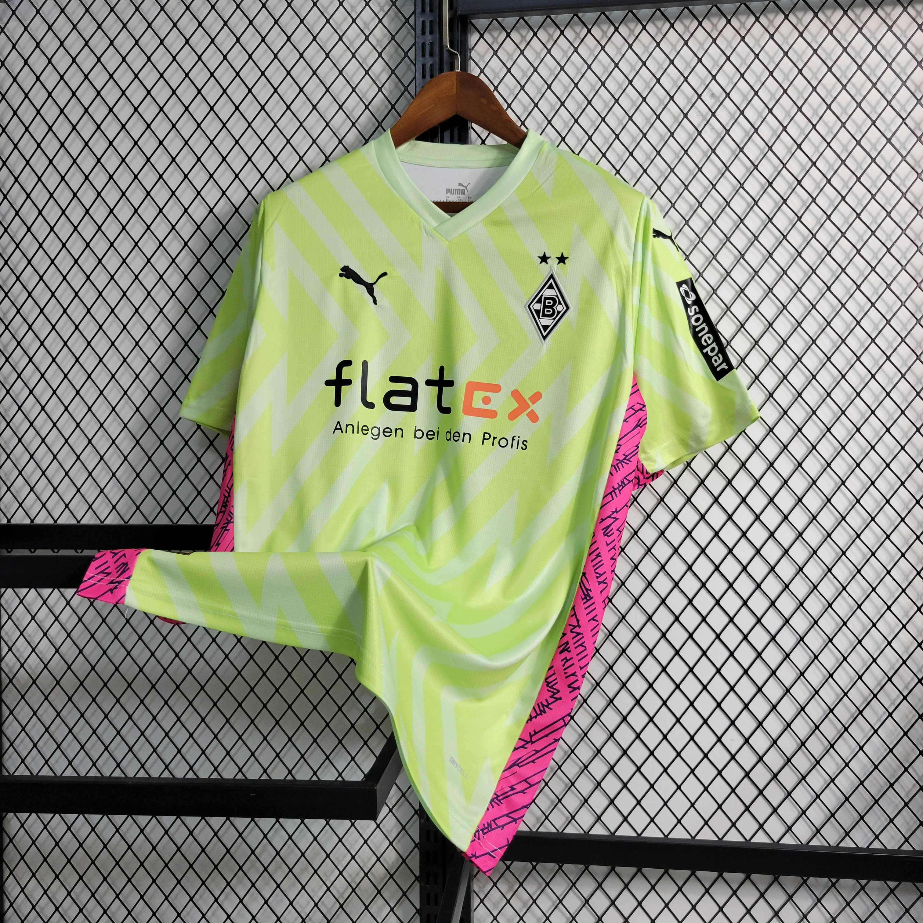 2023/2024 Borussia Mönchengladbach Goalkeeper Fluorescent Green Football Jersey 1:1 Thai Quality:football jersey mysite: unitedjerseyfootball 邓江浪:football