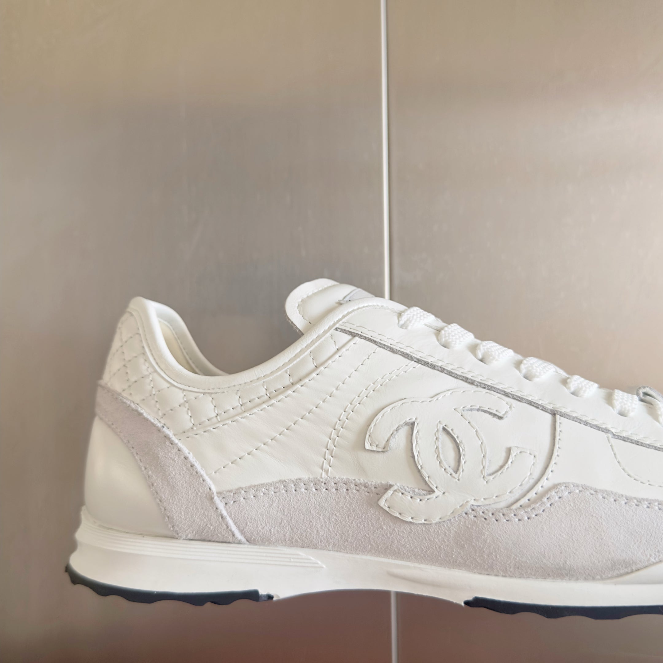 CHANEL 25S SNEAKERS 20MM IN WHITE CALFSKIN、mysite、Cacoeks