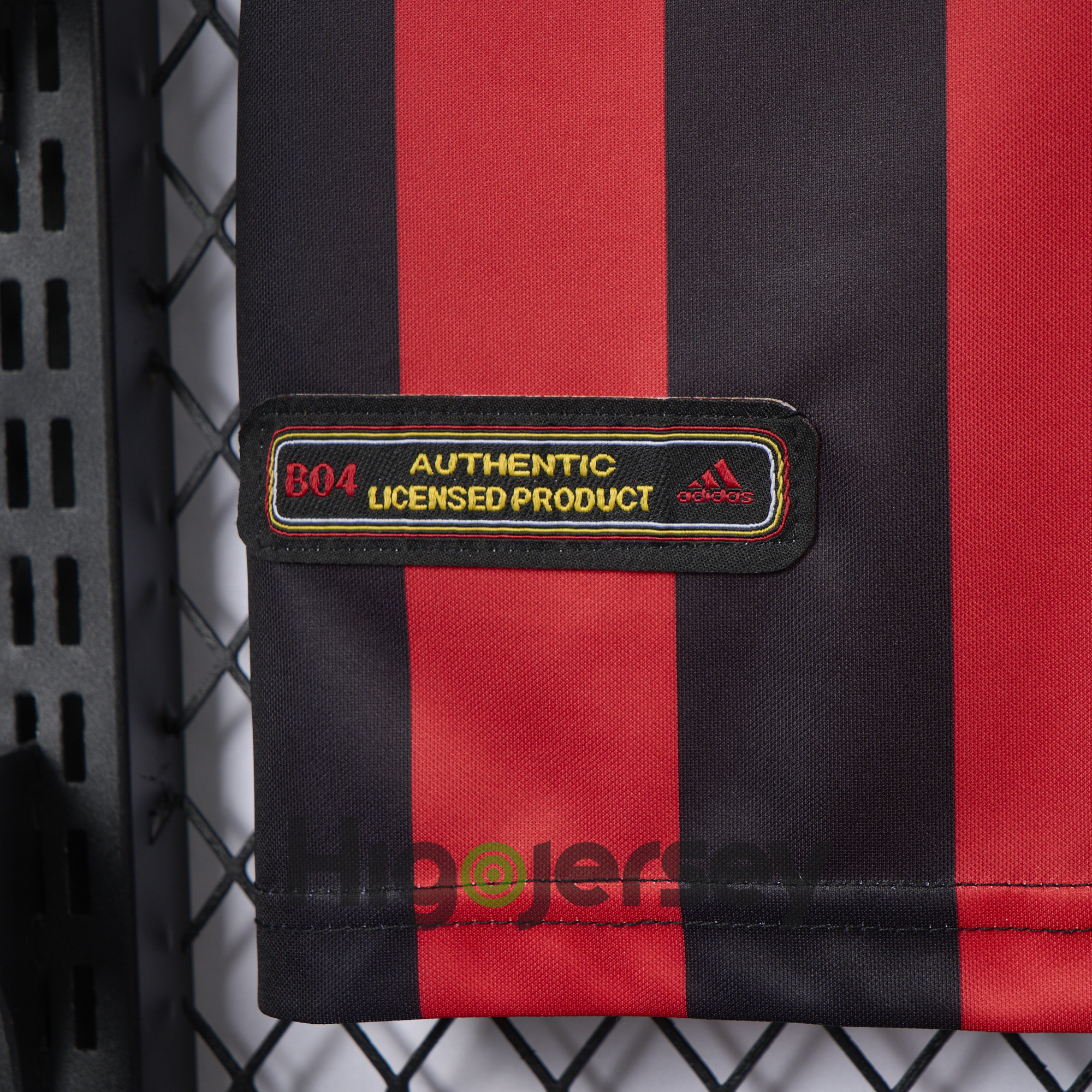 Higojerseys-Retro Bayer 04 Leverkusen 2001-02 Home Jersey