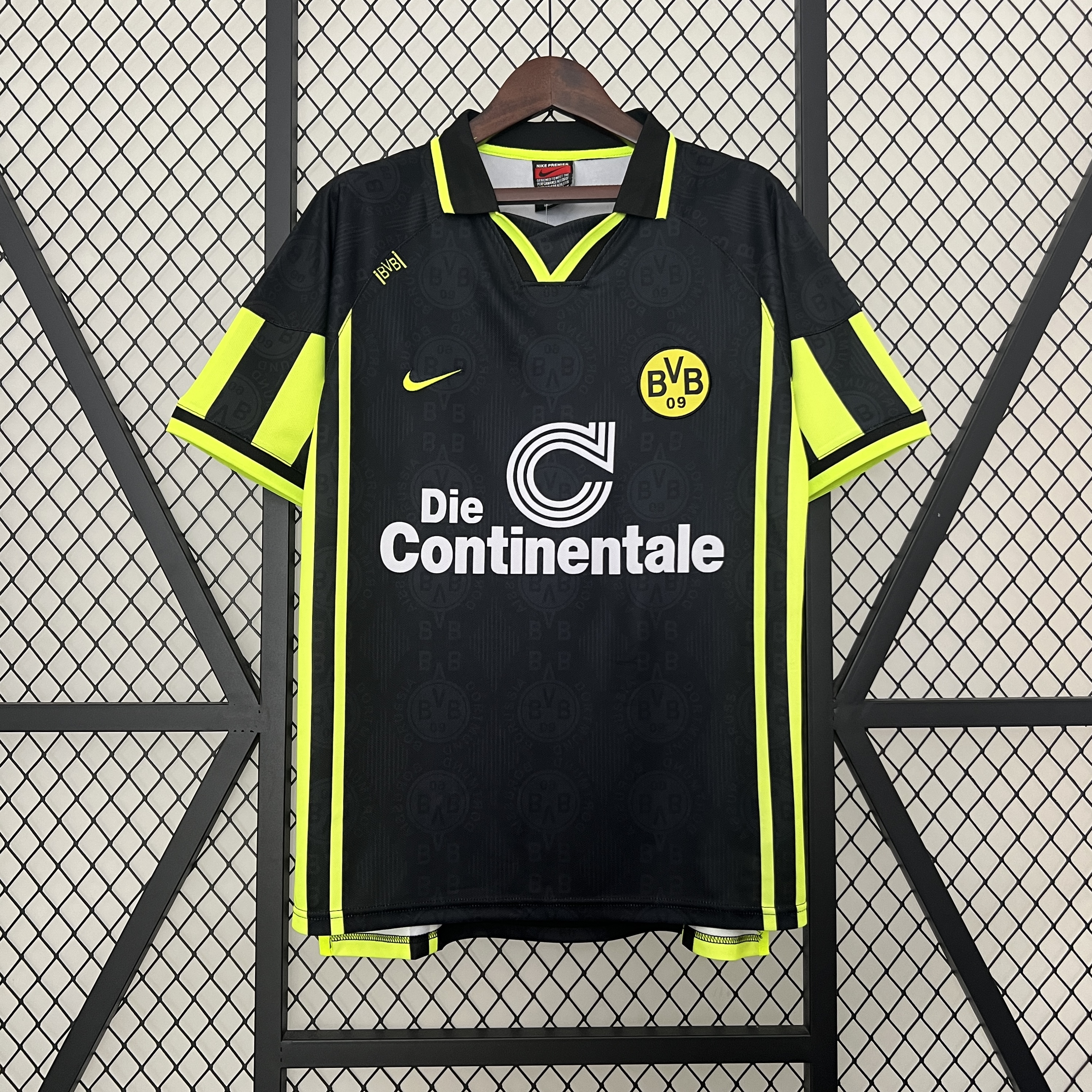 GlobeJersey-Retro Dortmund 1996-97 Away Jersey