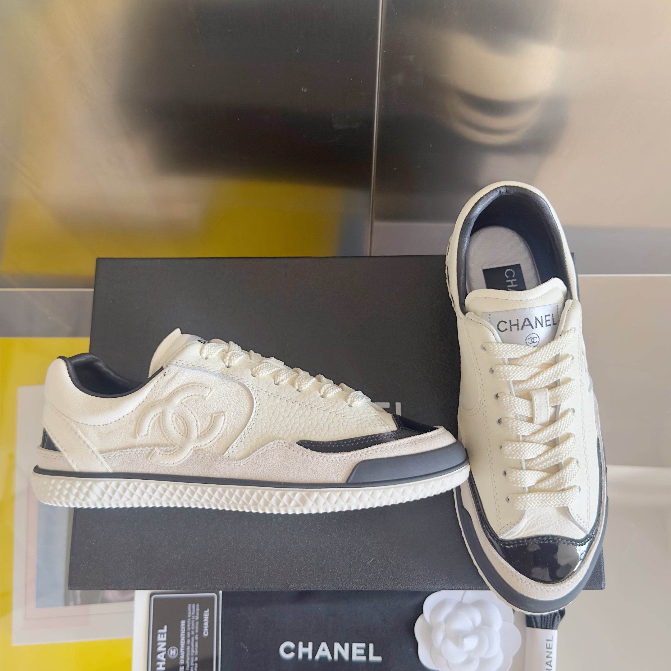 CHANEL 25S SNEAKERS WITH PATENT TOE 20MM IN WHITE CALFSKIN、mysite、Cacoeks