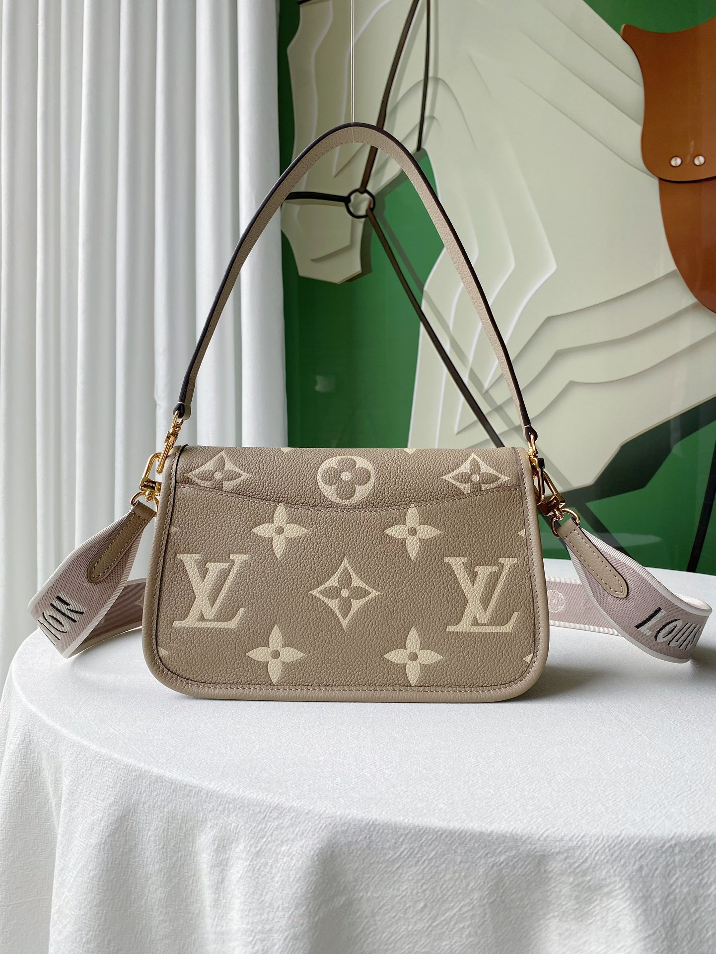 路易威登 M46583 Diane Bicolor Monogram Empreinte 皮革奶油色