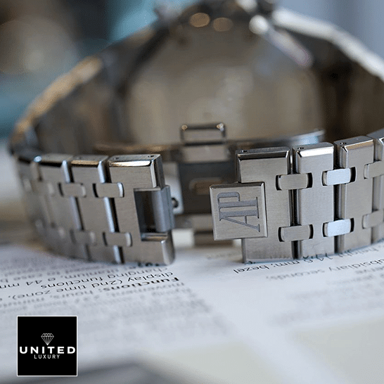 audemarspiguet-royaloak-26320ST.OO_.1220ST.03-replica-clasp