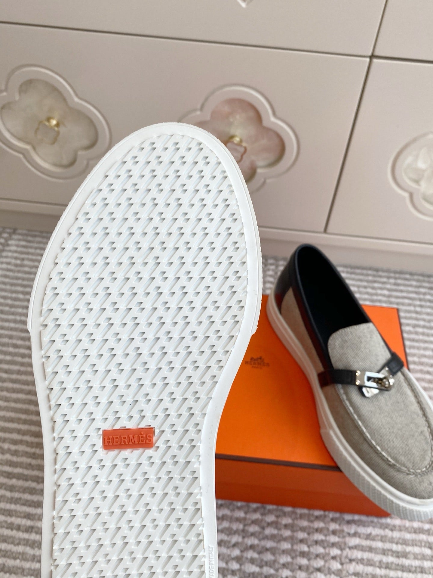 HM 25S SLIP-ON IN GREY CANVAS AND BLACK LAMBSKIN WITH SILVER HARDWARE、mysite、Cacoeks