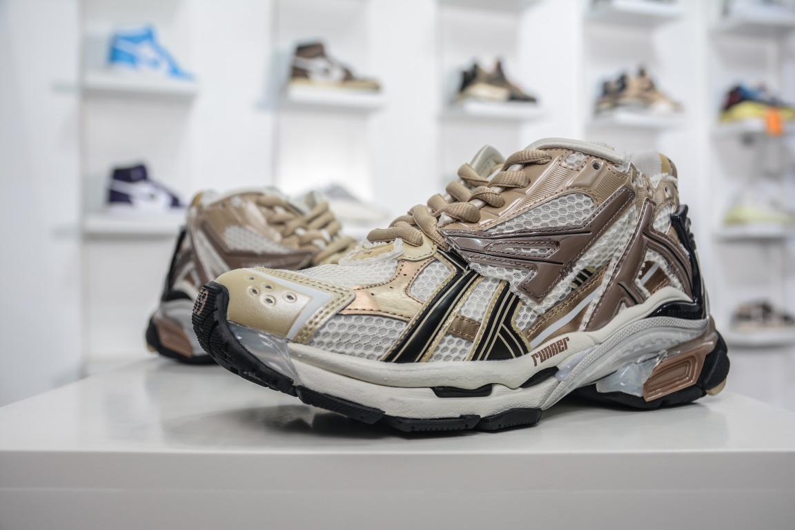 Balenciaga Runner Trainer in Beige Black White、mysite、Cacoeks