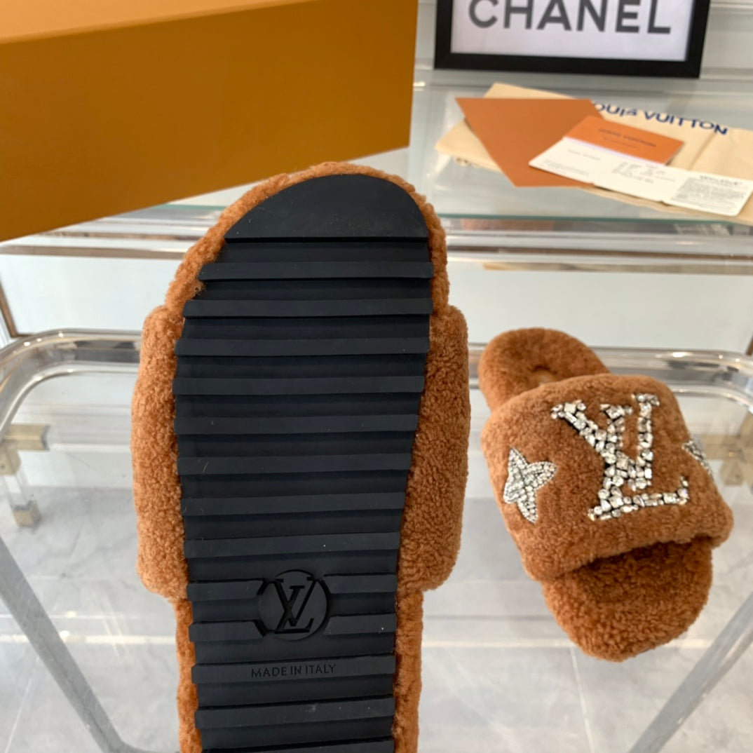 LV WOMEN'S PASEO FLAT SLIPPER IN CINNAMON BROWN FLEECE、mysite、Cacoeks