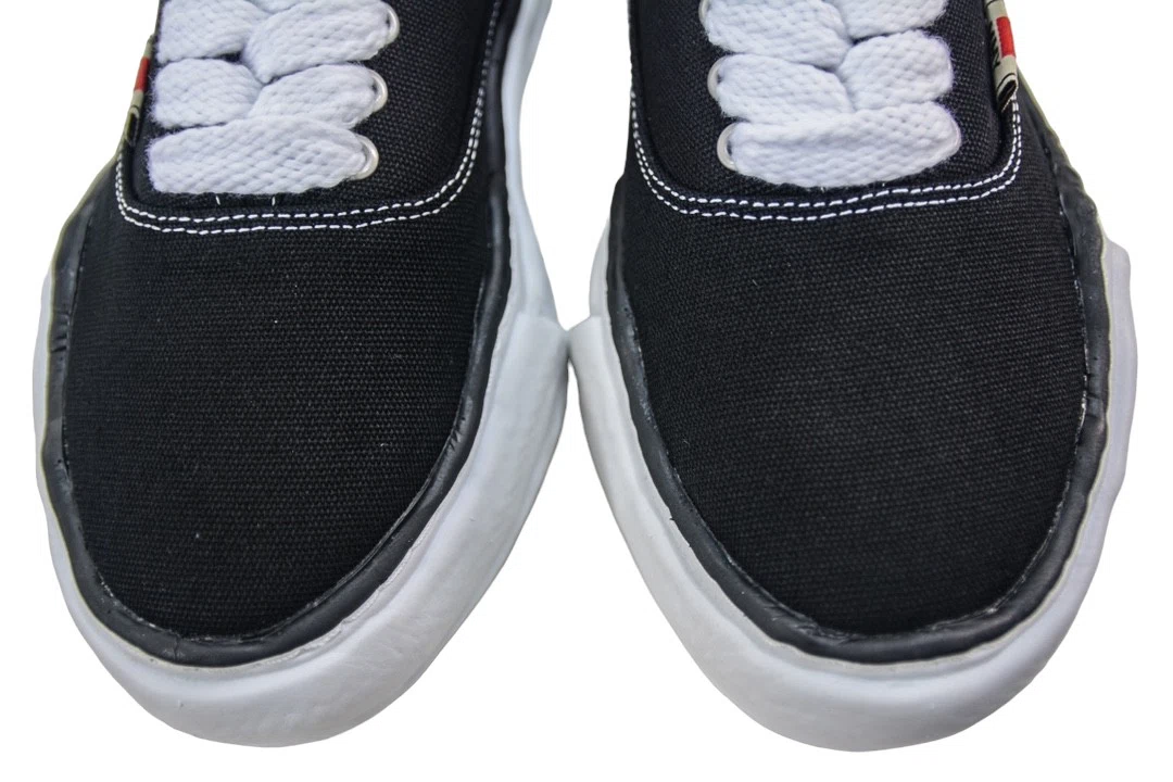 Maison Mihara Yasuhiro Baker OG Sole Canvas Low-Top Sneaker in Black White、mysite、Cacoeks