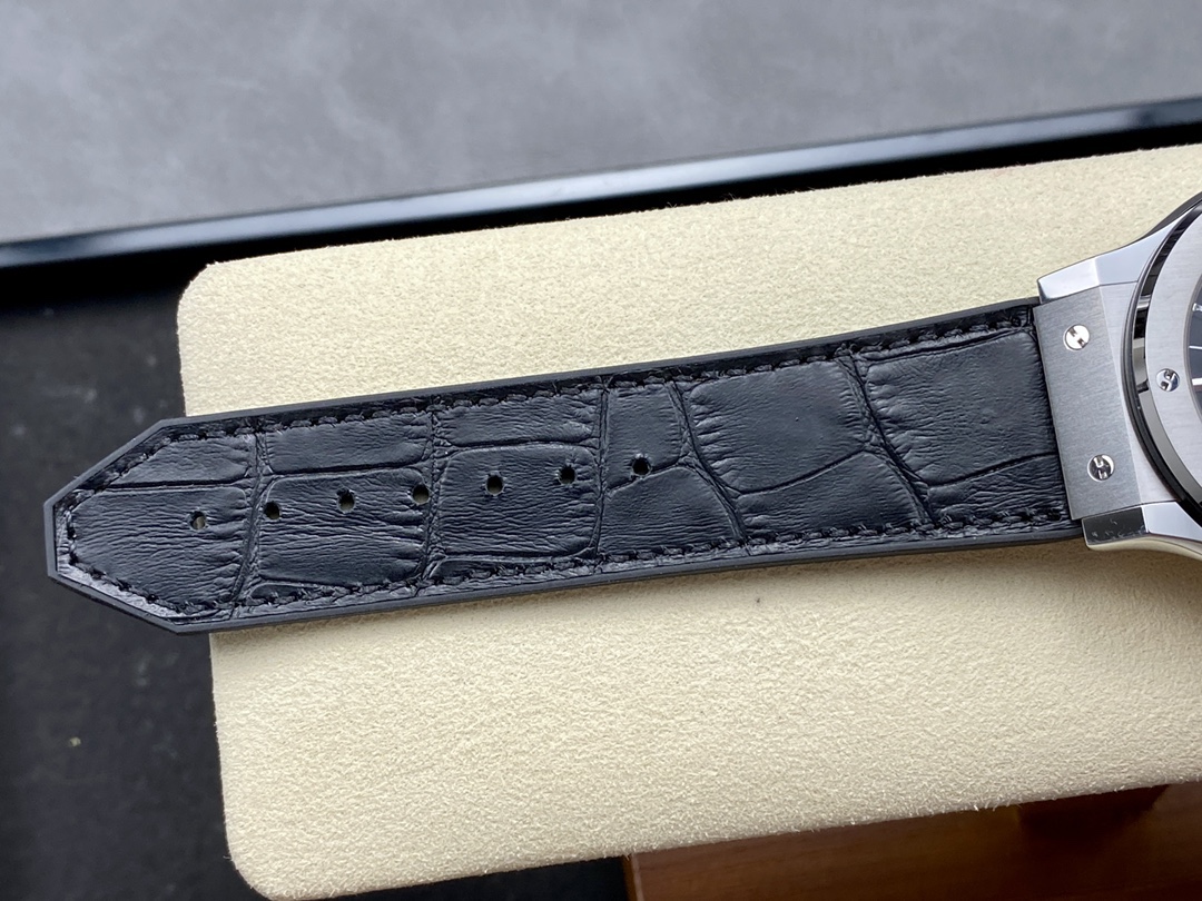 542.NX.1171.LR Hublot Classic Fusion Automatic Black-fasswatch