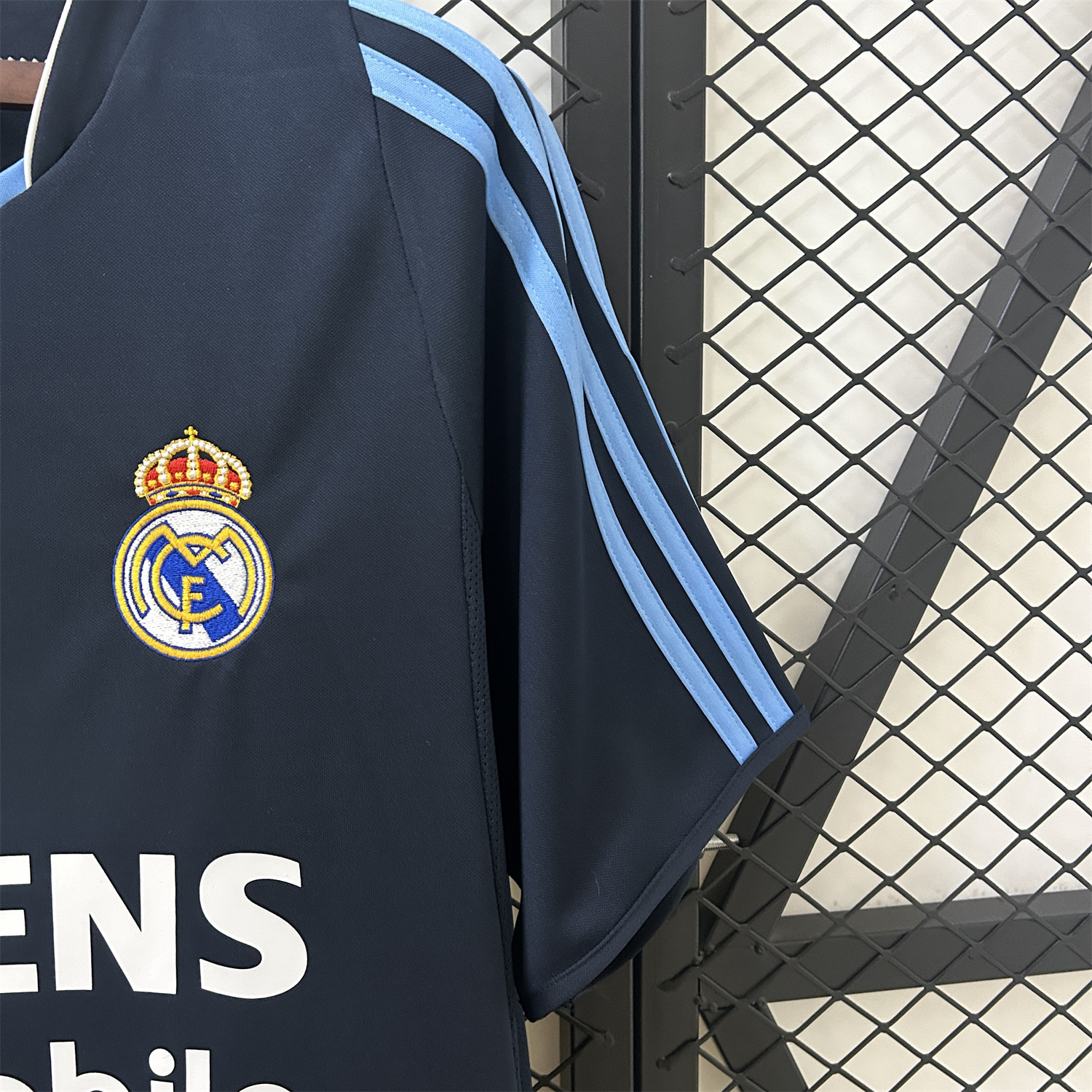Funinjersey-Retro Real Madrid 2003-04 Away Jersey