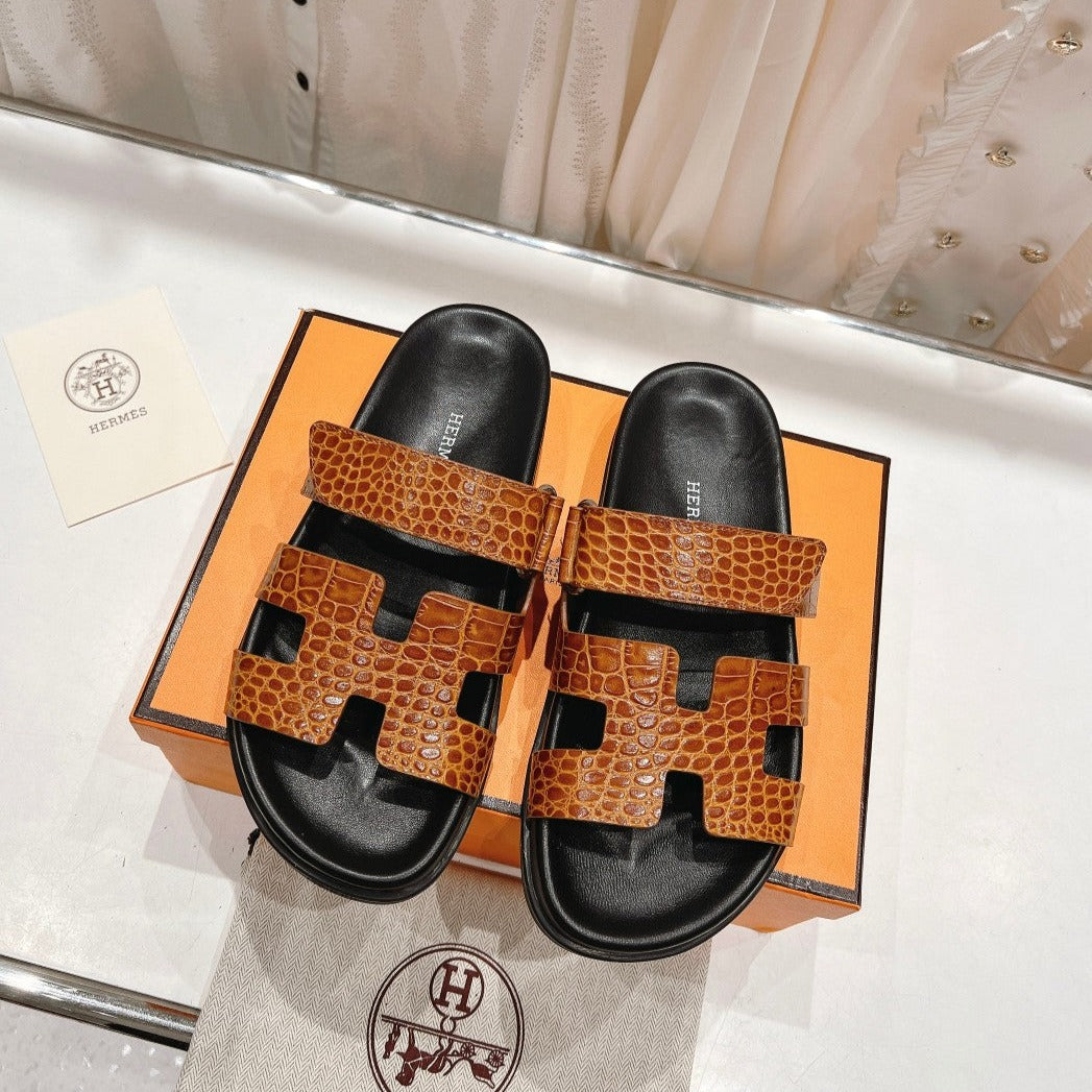 CHYPRE SANDAL BLACK AND BRIGHT BROWN LAMBSKIN、mysite、Cacoeks