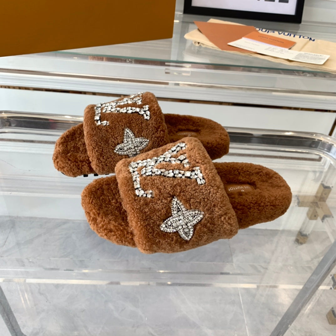 LV WOMEN'S PASEO FLAT SLIPPER IN CINNAMON BROWN FLEECE、mysite、Cacoeks