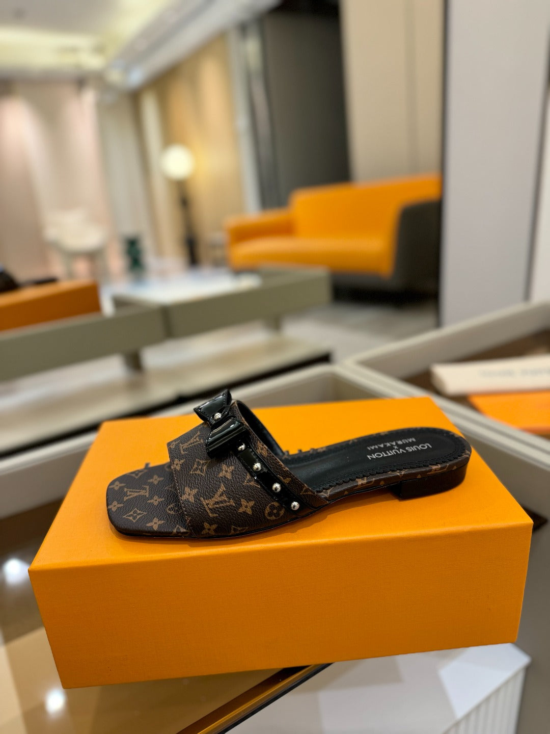 LV X TM 6AM FLAT MULE IN CHOCOLATE BROWN MONOGRAM CALFSKIN、mysite、Cacoeks