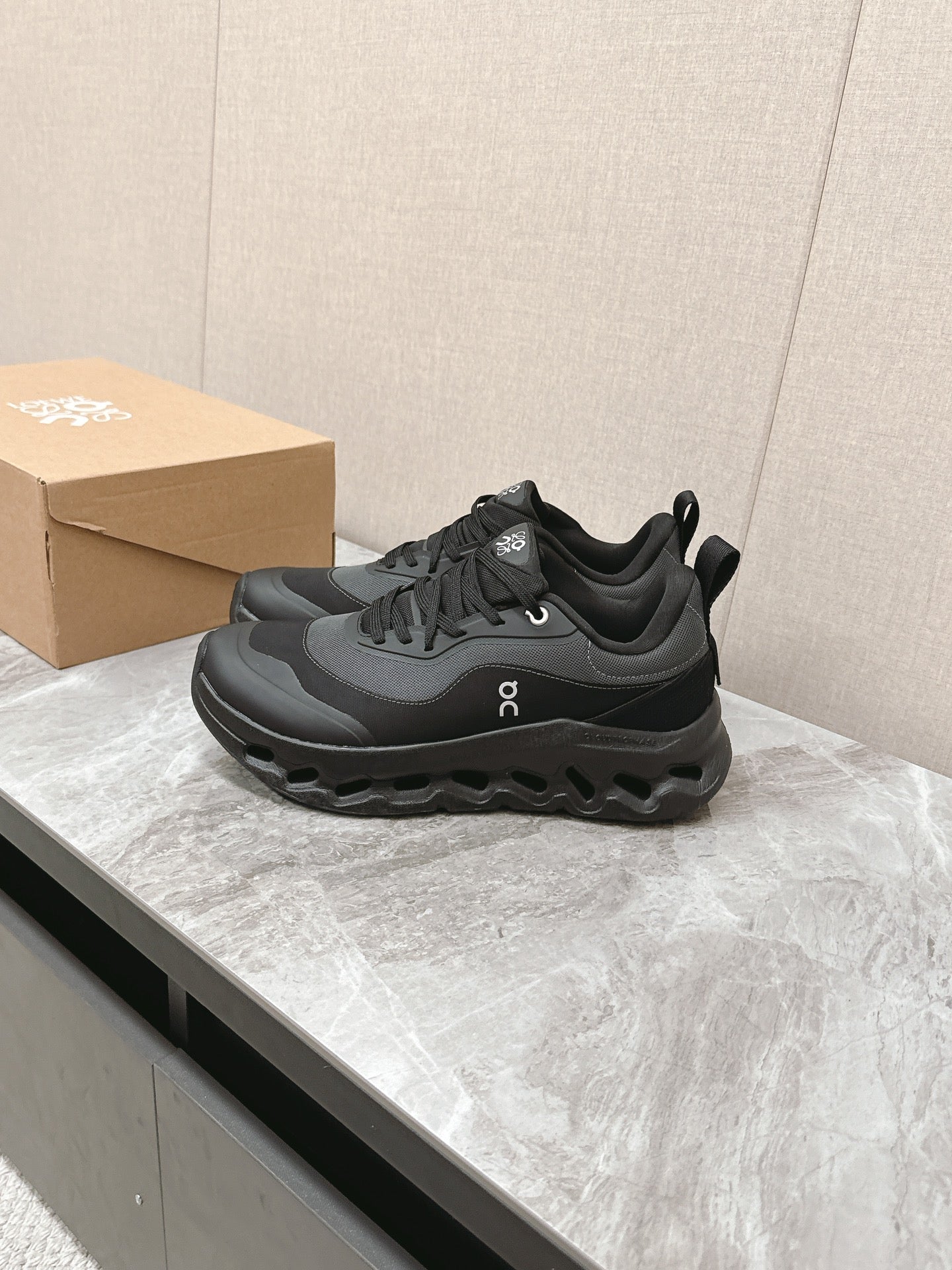 RUN SNEAKER IN BLACK SUEDE AND MESH FABRIC、mysite、Cacoeks