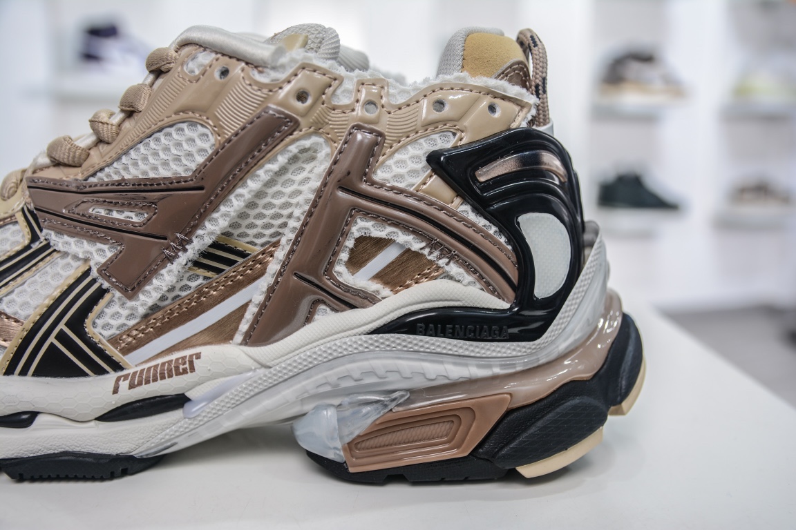 Balenciaga Runner Trainer in Beige Black White、mysite、Cacoeks