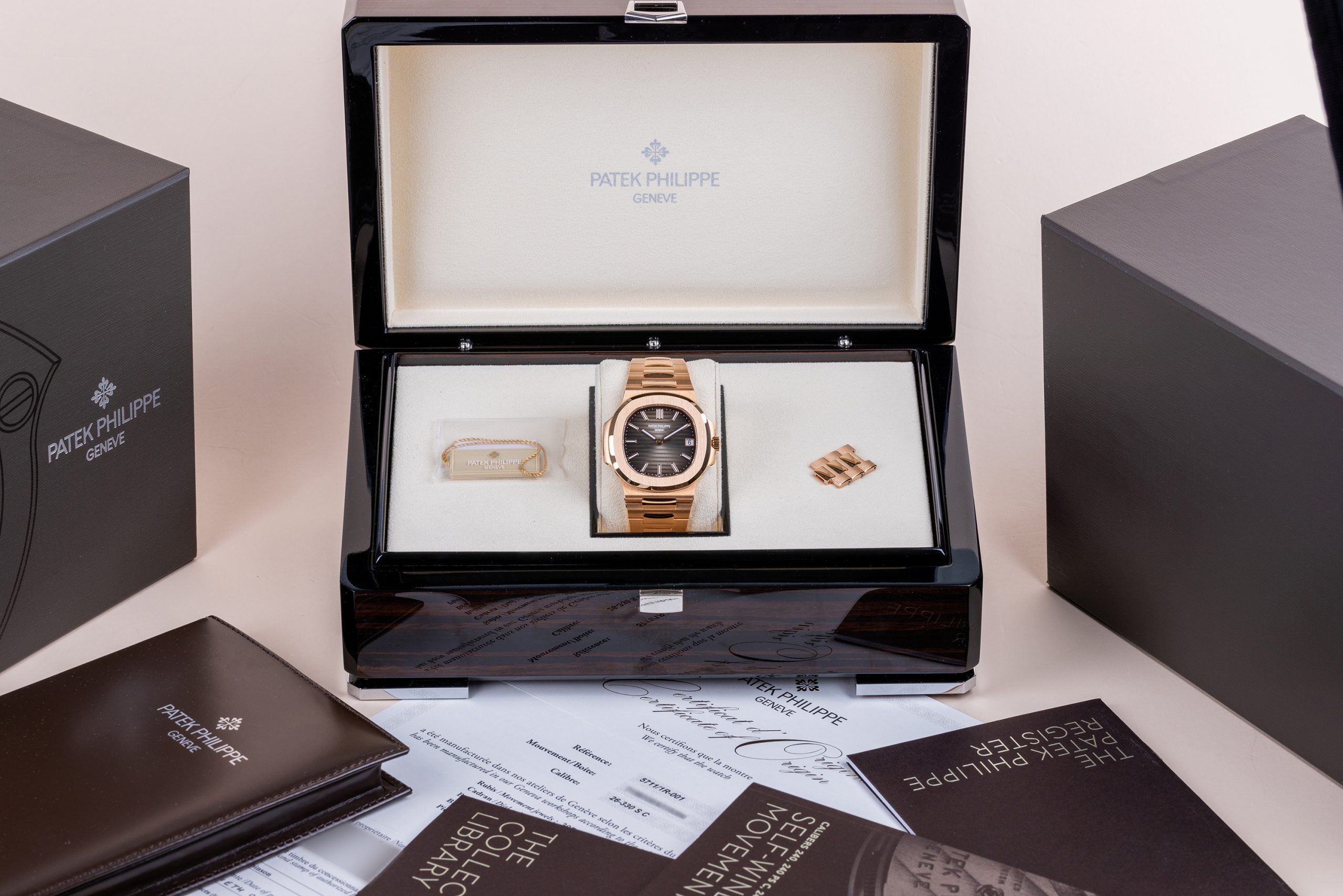 Unworn Patek Philippe Nautilus | REF. 5711-1R-001 | 18k Rose Gold | 20 ��  Watch Collectors