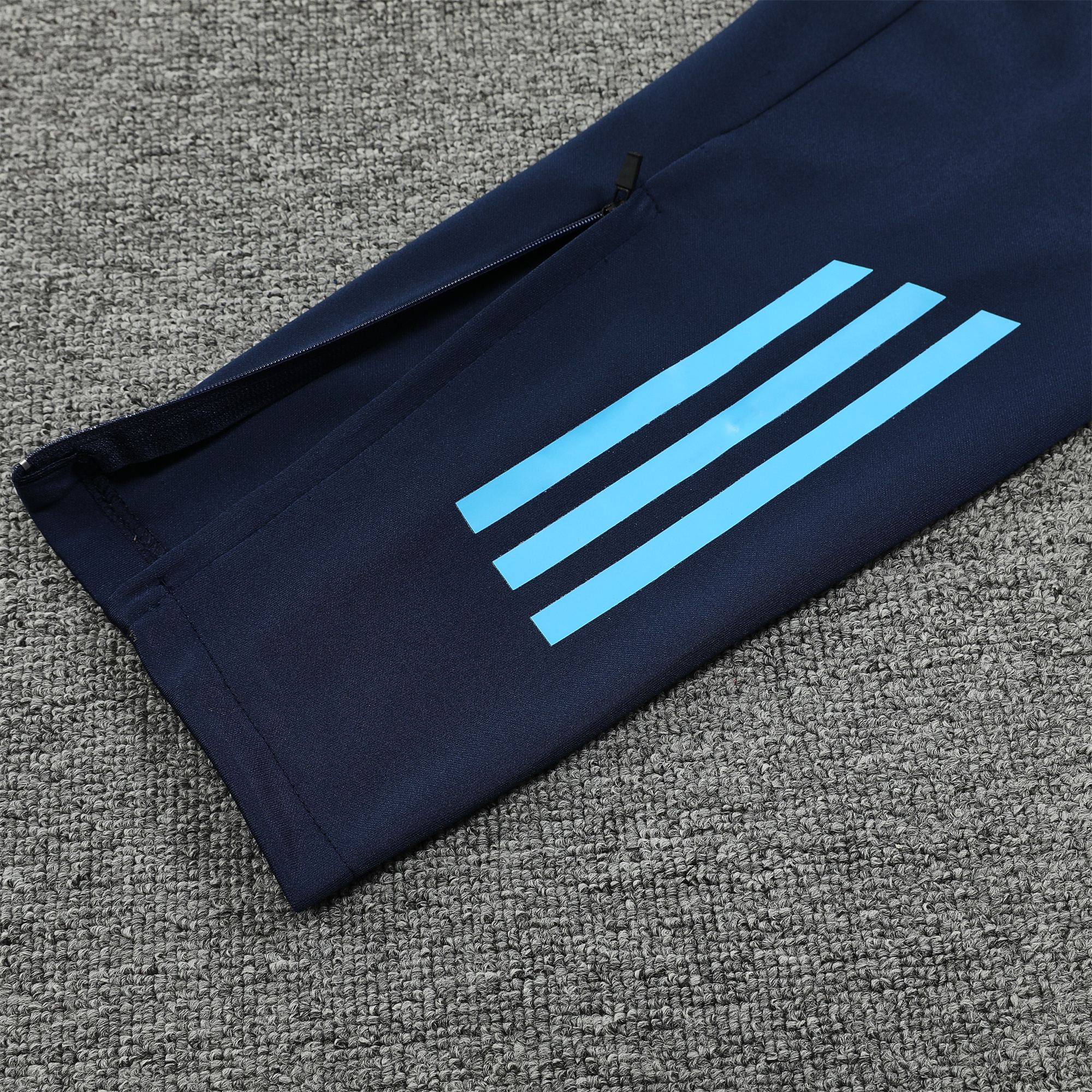 ManixJersey.com | Argentina 24-25 Long Sleeve Training Set - Blue Top and Deep Blue Pants -Customize Name, Number and Patch | Worldwide Shipping