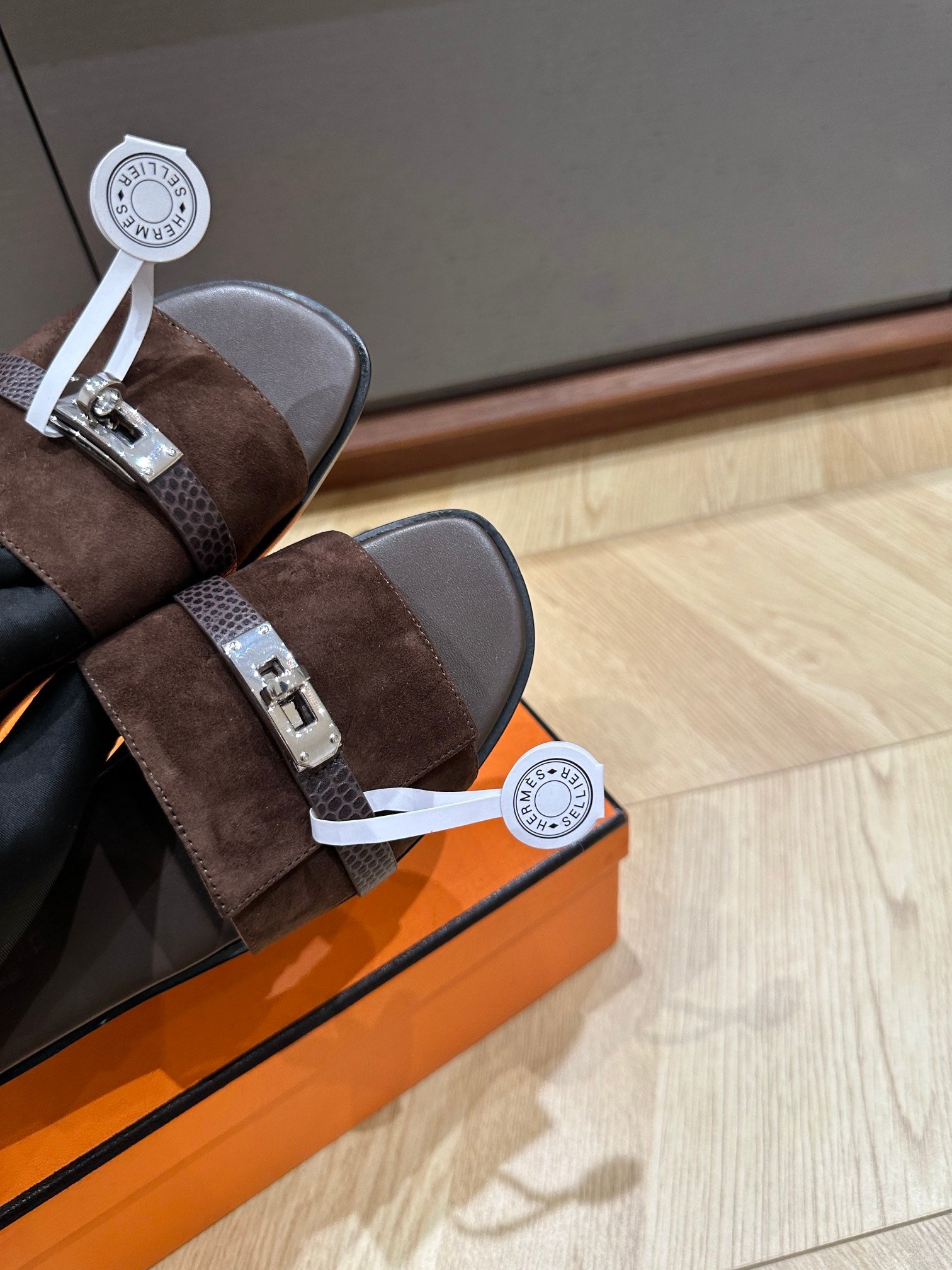 GABRIEL SANDAL CHOCOLATE SUEDE、mysite、Cacoeks