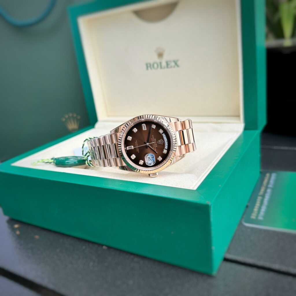 Đồng Hồ Nam Rolex Day-Date Fake 11 Mặt Chocolate Nhà Máy EW 36mm (3)