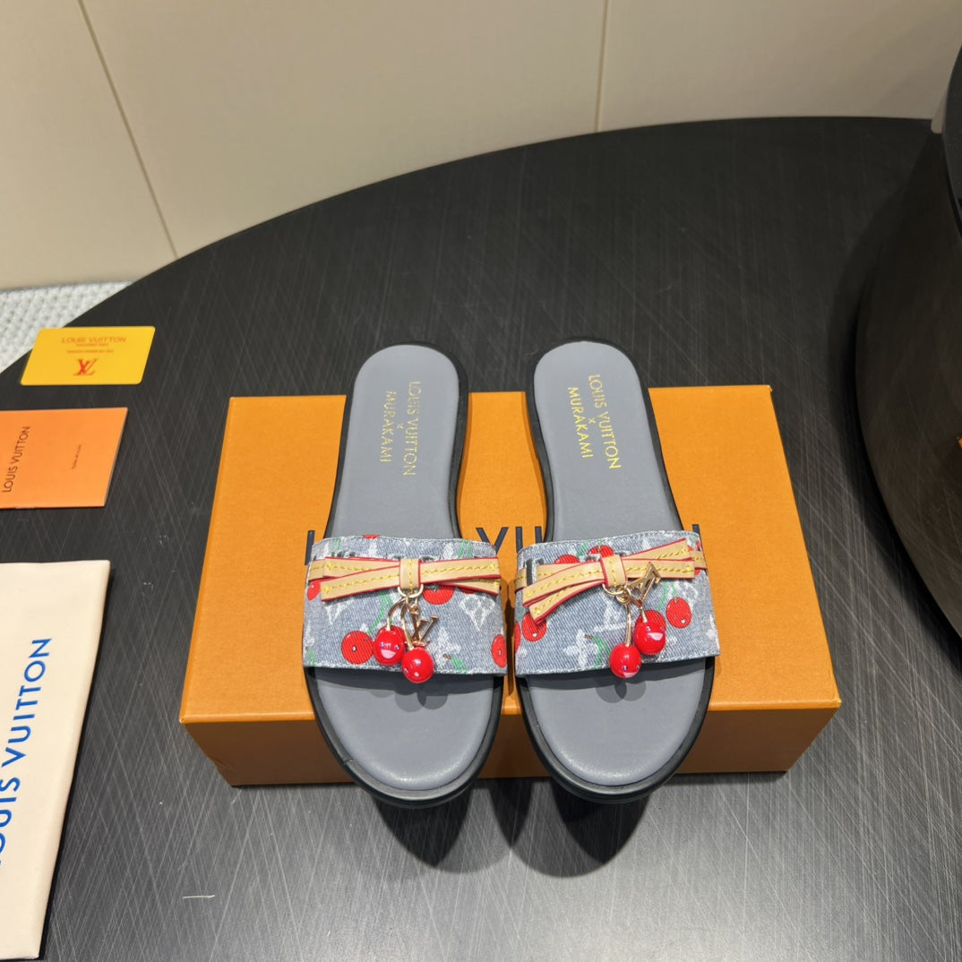 LV SLIDE SANDALS 25S IN GREY DENIM AND CALFSKIN WITH CHERRY BLOSSOM BUCKLE、mysite、Cacoeks