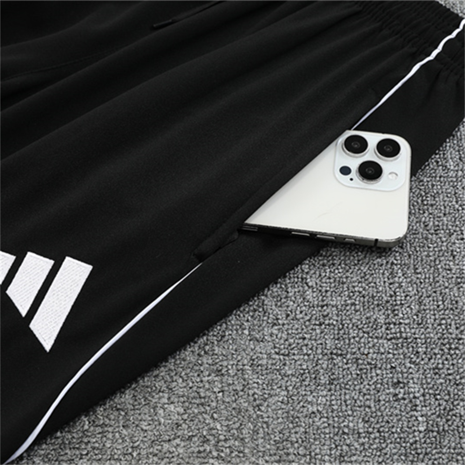 UltraTrikot-INT M.A.M 25-26 Kid Long Sleeves Training Set - White Top & Black Pants