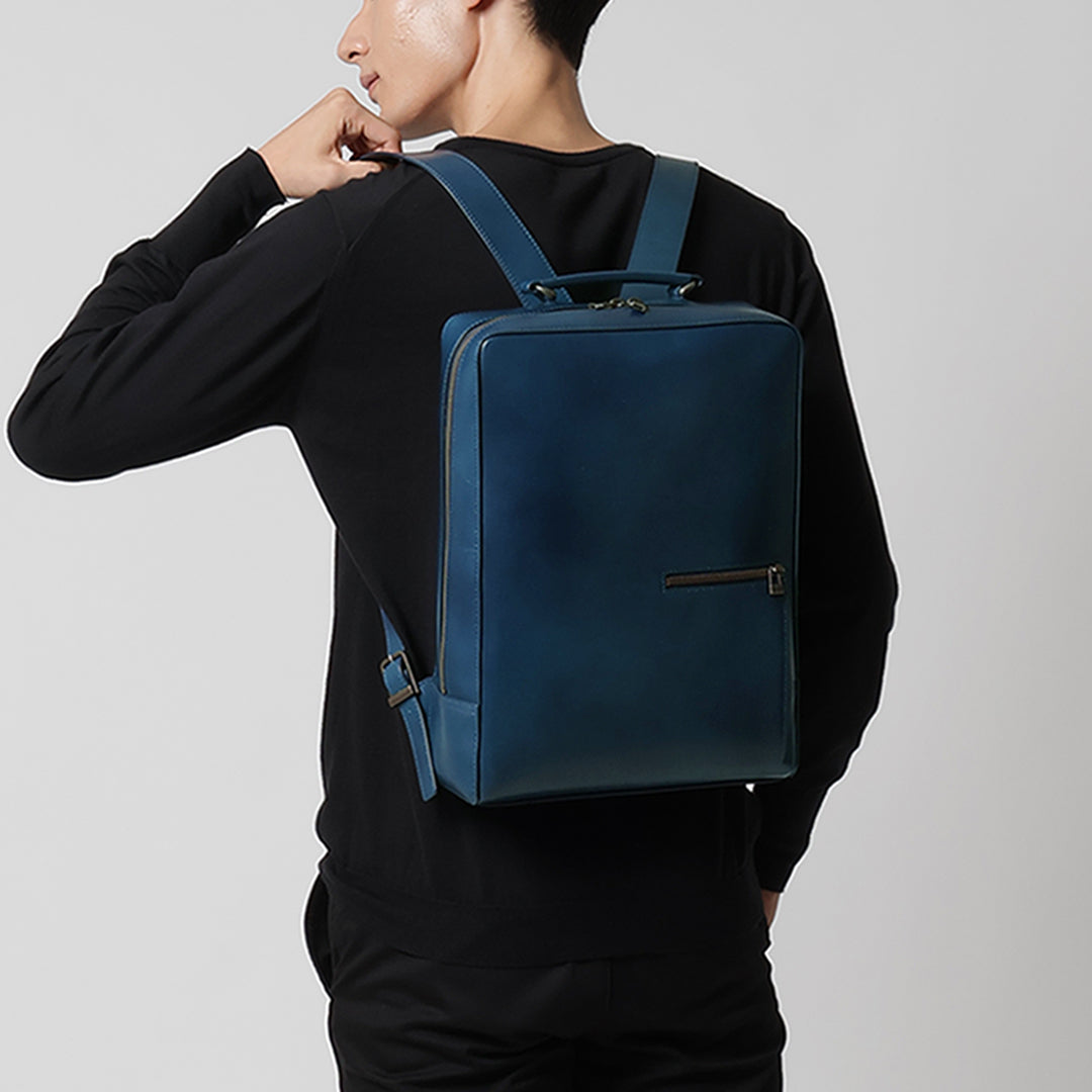 Casual styling images of Antique Square Backpack