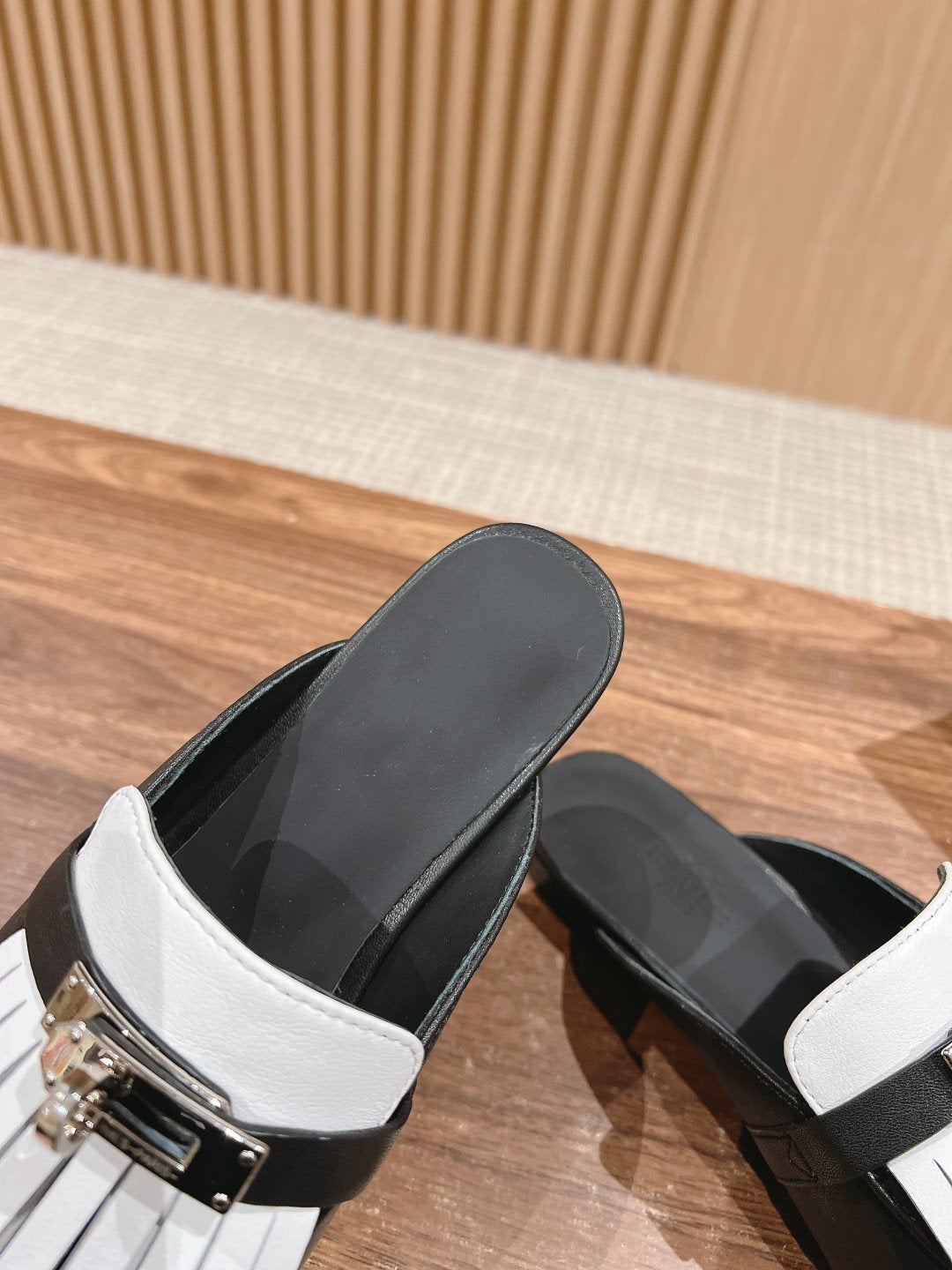 0Z Mule Fringed Black/White、mysite、Cacoeks