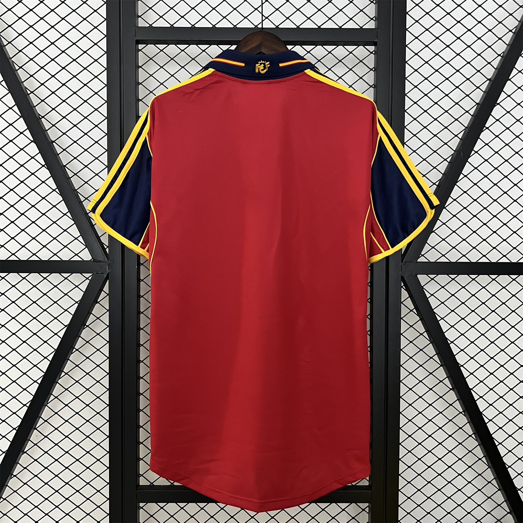 Higojerseys-Retro Spain 2000 Home Jersey