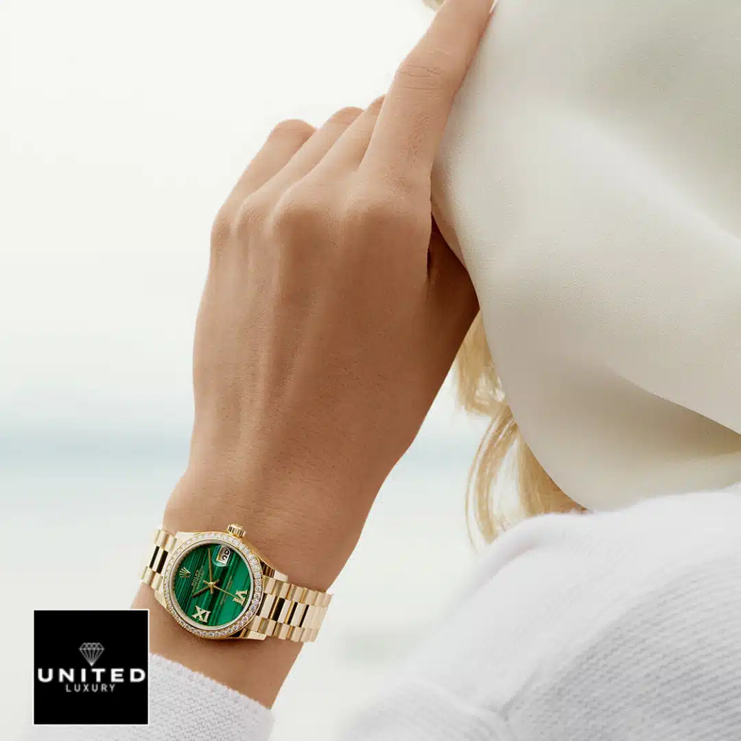 the woman has Rolex Datejust 31 278278-0004 Replica on her wrist