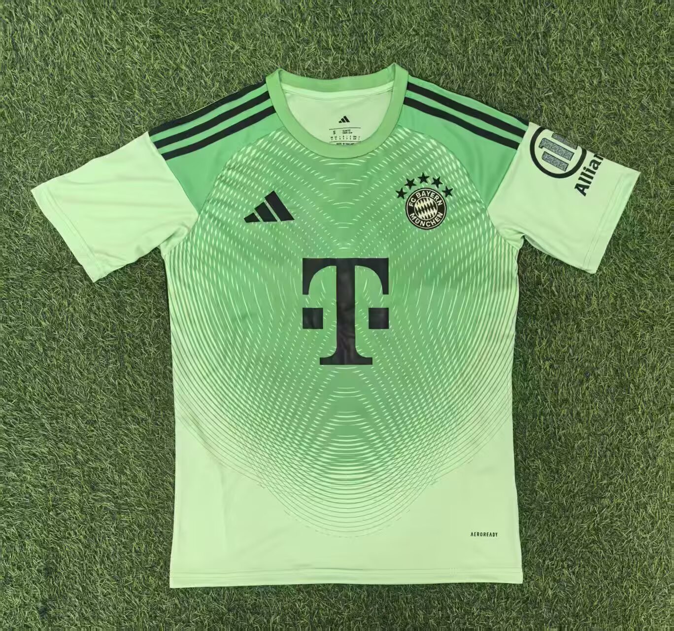 2025/2026 Bayern Munich Goalkeeper Green Football Jersey 1:1 Thai Quality:football jersey mysite: unitedjerseyfootball 邓江浪:football
