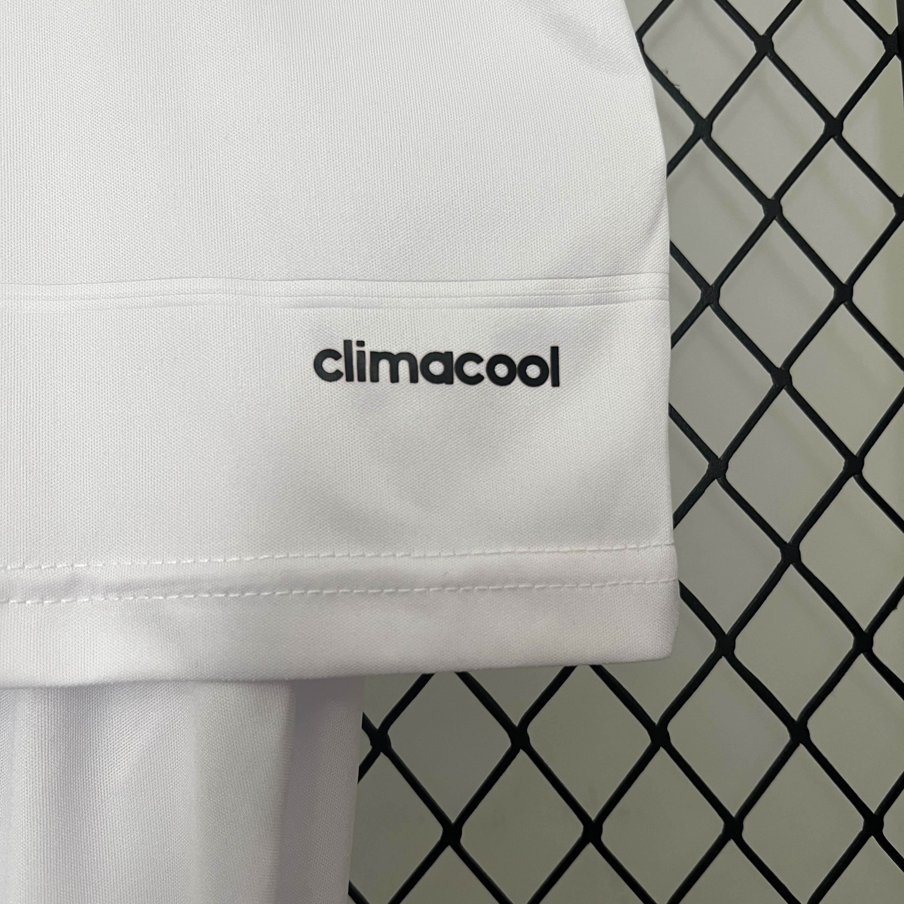 2013/2014 Retro Real Madrid Home Football Shirt 1:1 Thai Quality Kids Size:football jersey mysite: unitedjerseyfootball 邓江浪:football