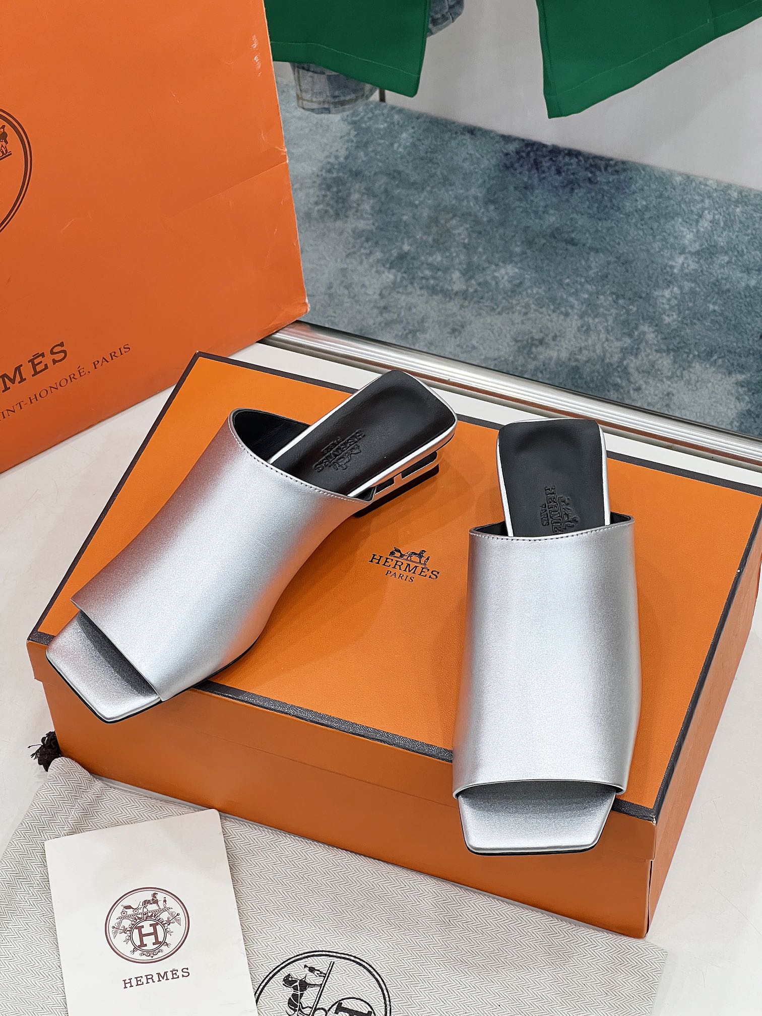 IDOLE SANDAL IN SILVER CALFSKIN、mysite、Cacoeks