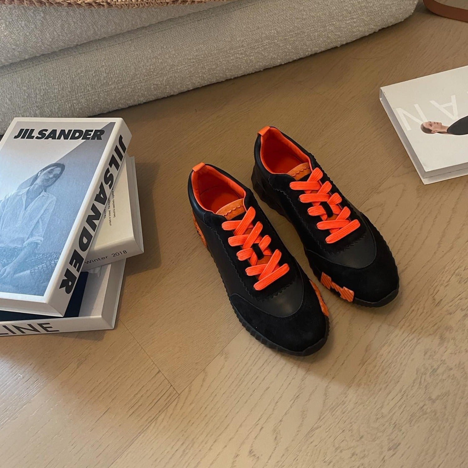 BOUNCING SNEAKERS BLACK CALFSKIN WITH ORANGE LACES、mysite、Cacoeks