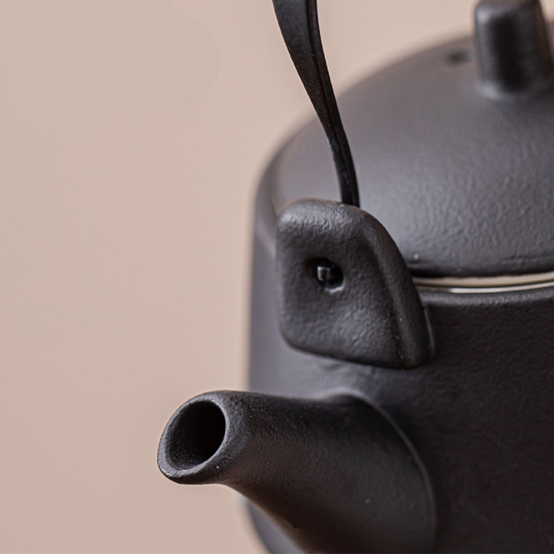 GEEK BAR-https://www.hot-toy.com/