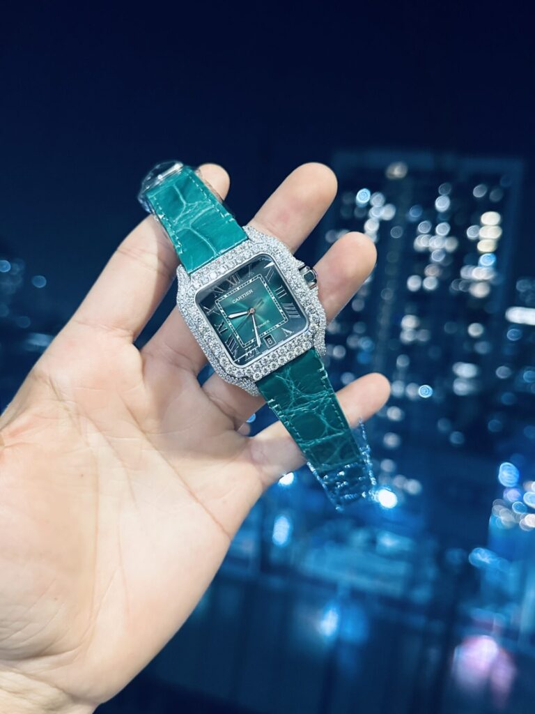 Đồng Hồ Cartier Santos Đính Moissanite Màu Xanh Lá Cây Rep 1:1 39.8mm