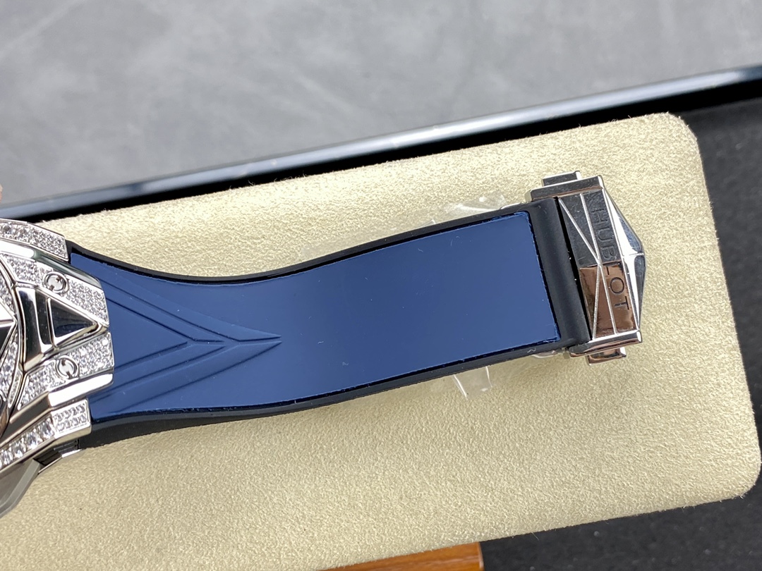 Hublot Big Bang Sang Bleu II Titanium 418.NX.5107.RX.1604.MXM20-fasswatch