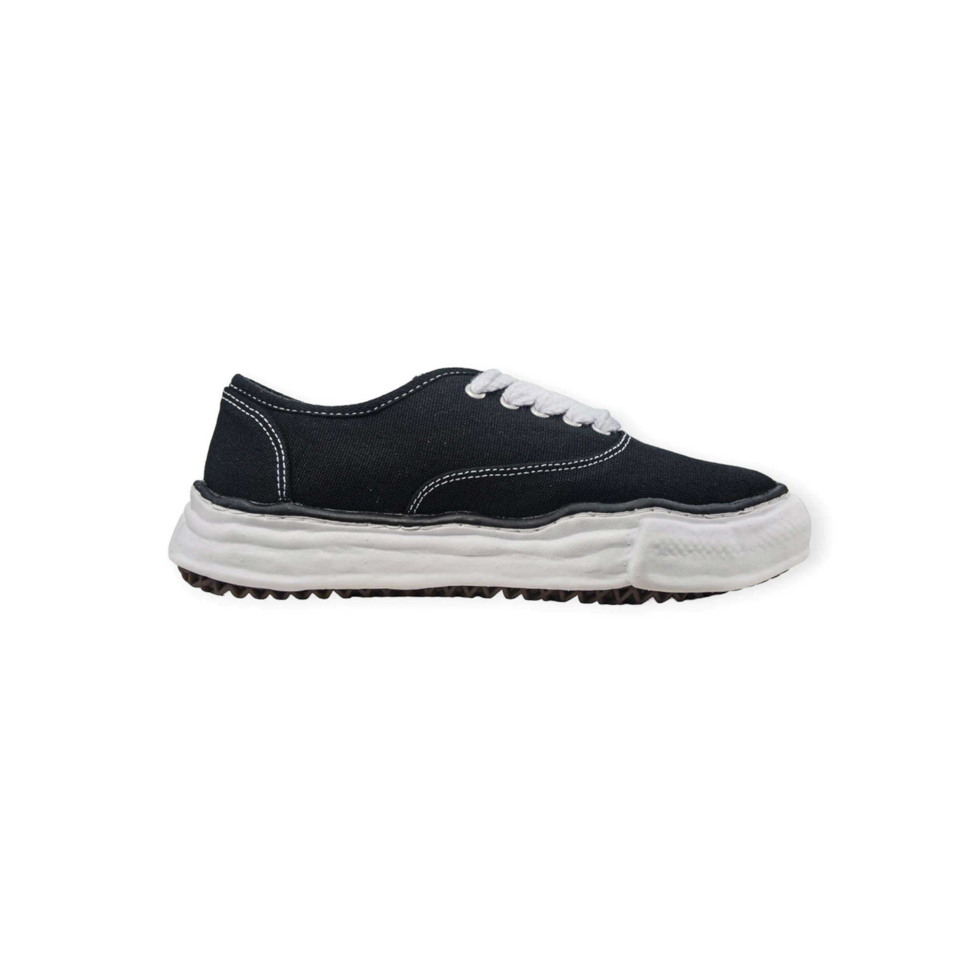 Maison Mihara Yasuhiro Baker OG Sole Canvas Low-Top Sneaker in Black White、mysite、Cacoeks